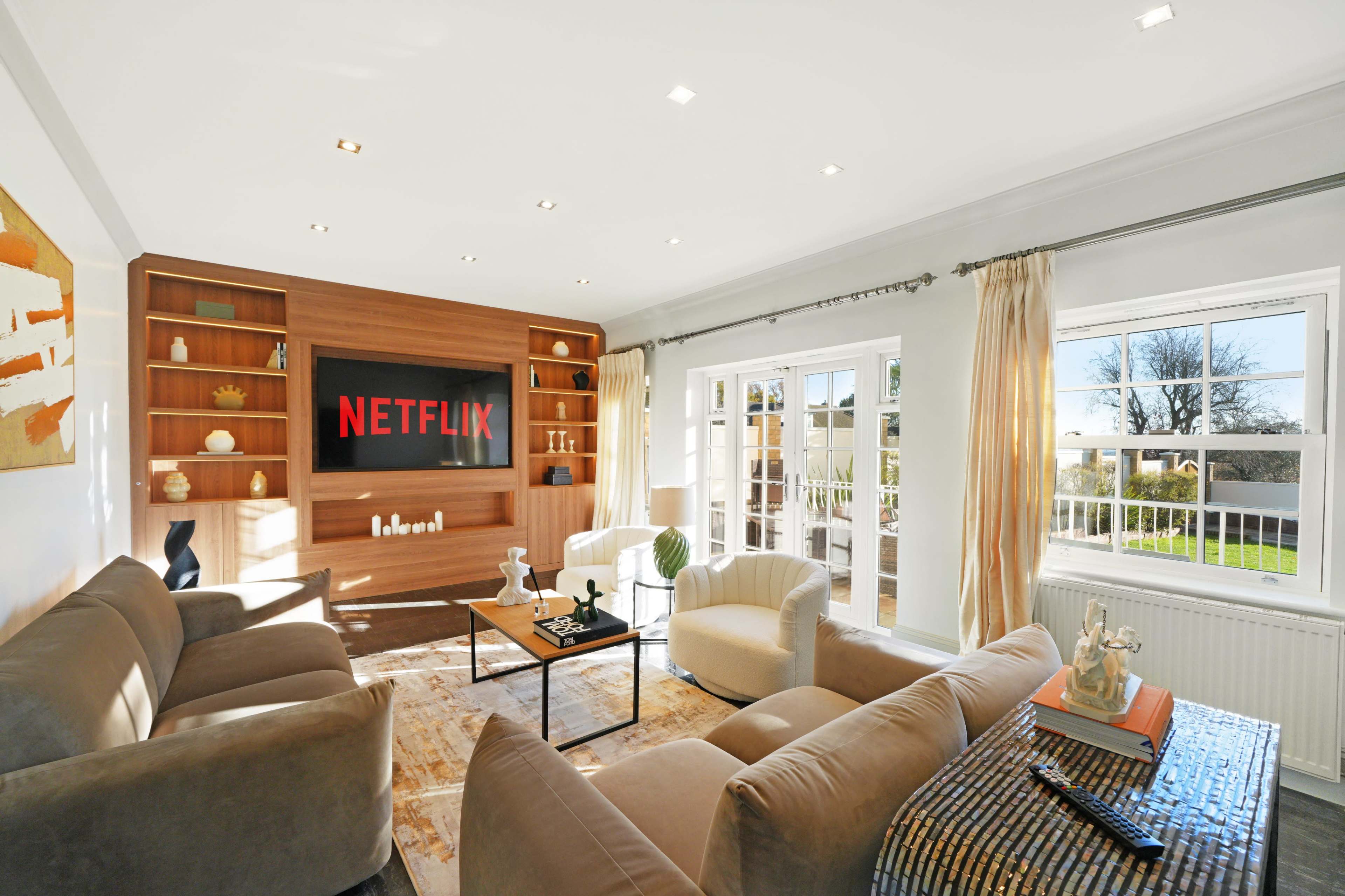 85 Manor Rd, Chigwell IG7 5PH, UK Image in Chigwell Civil Parish, Chigwell, ENG