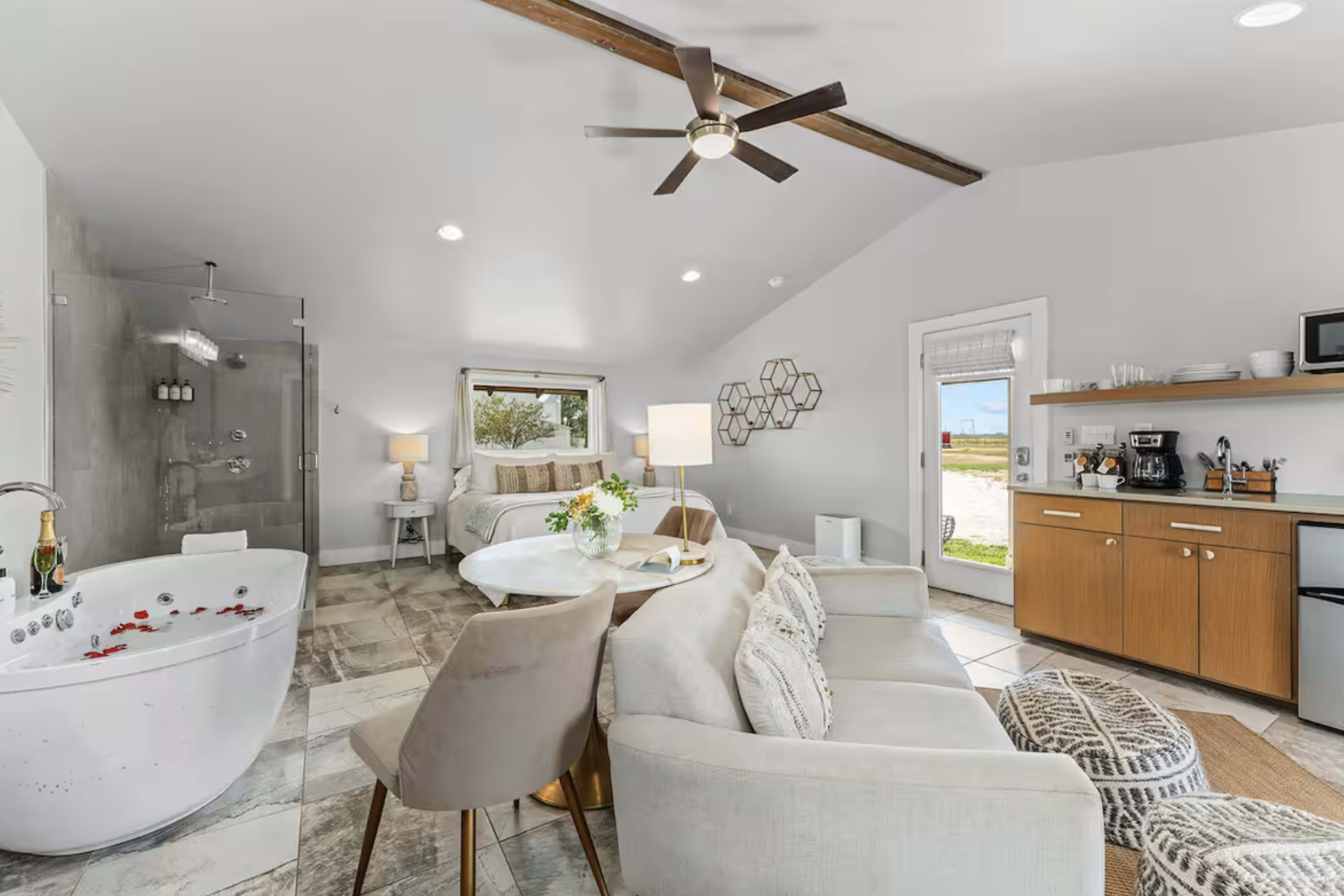 Spacious Hill Country Retreat for Families & Groups Image in , Fredericksburg, TX