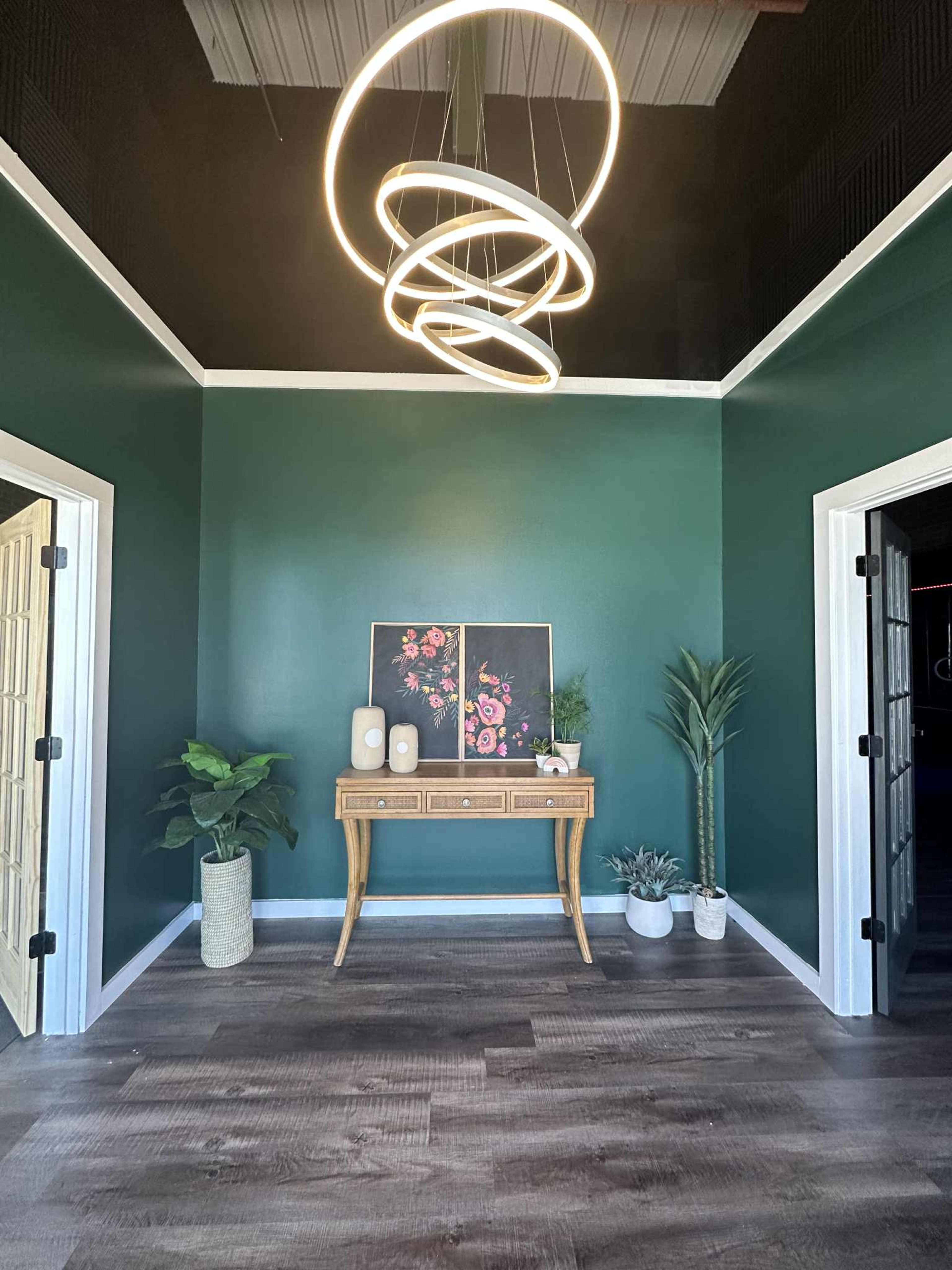 Large Spacious Open Concept Aerial Dance Studio with Full Length Mirrors Image in Burlington, Burlington, NC