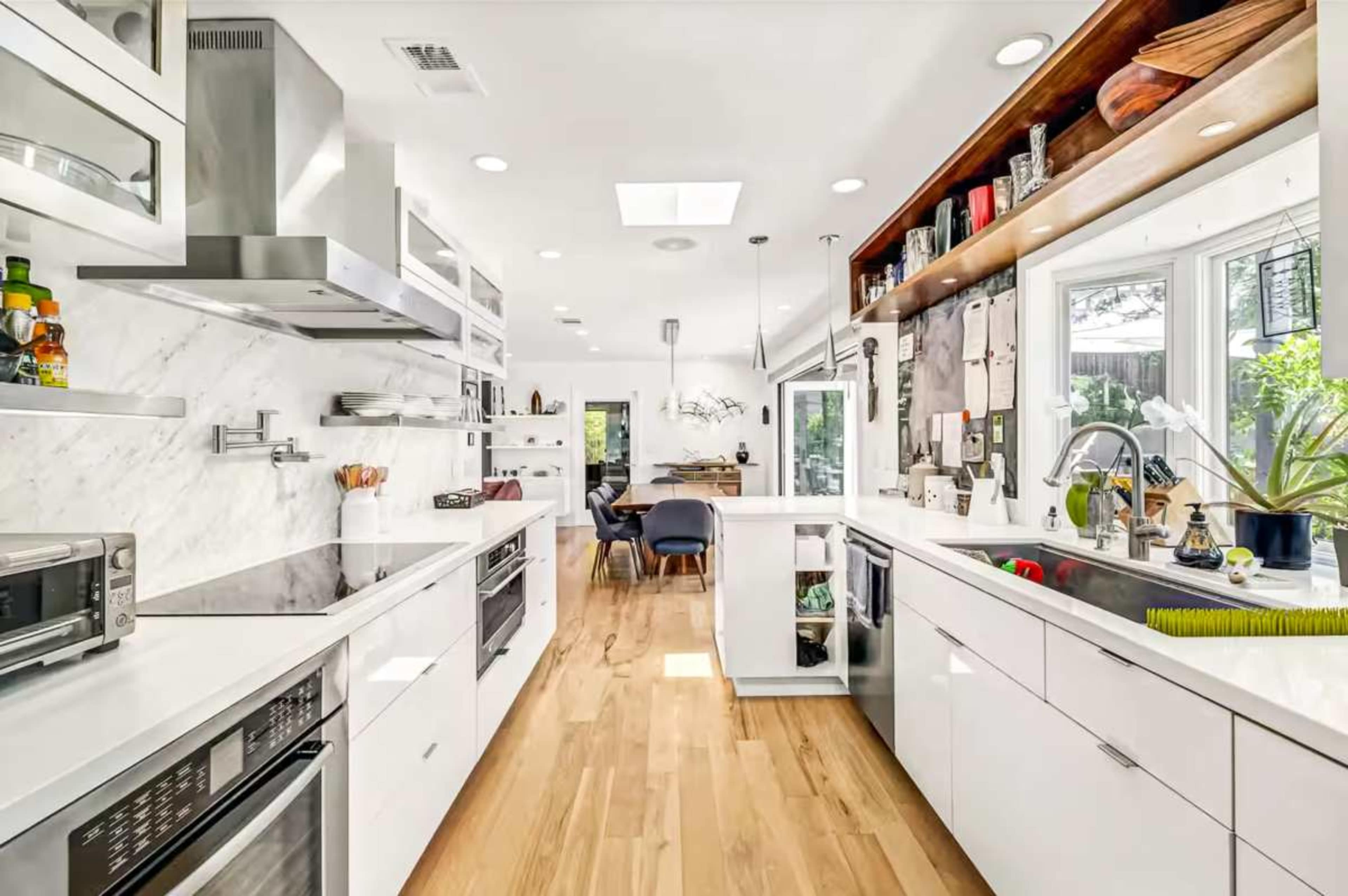 Coastal Encinitas Bungalow — Bright, Stylish & Perfect for Shoots Image in Leucadia, encinitas, CA