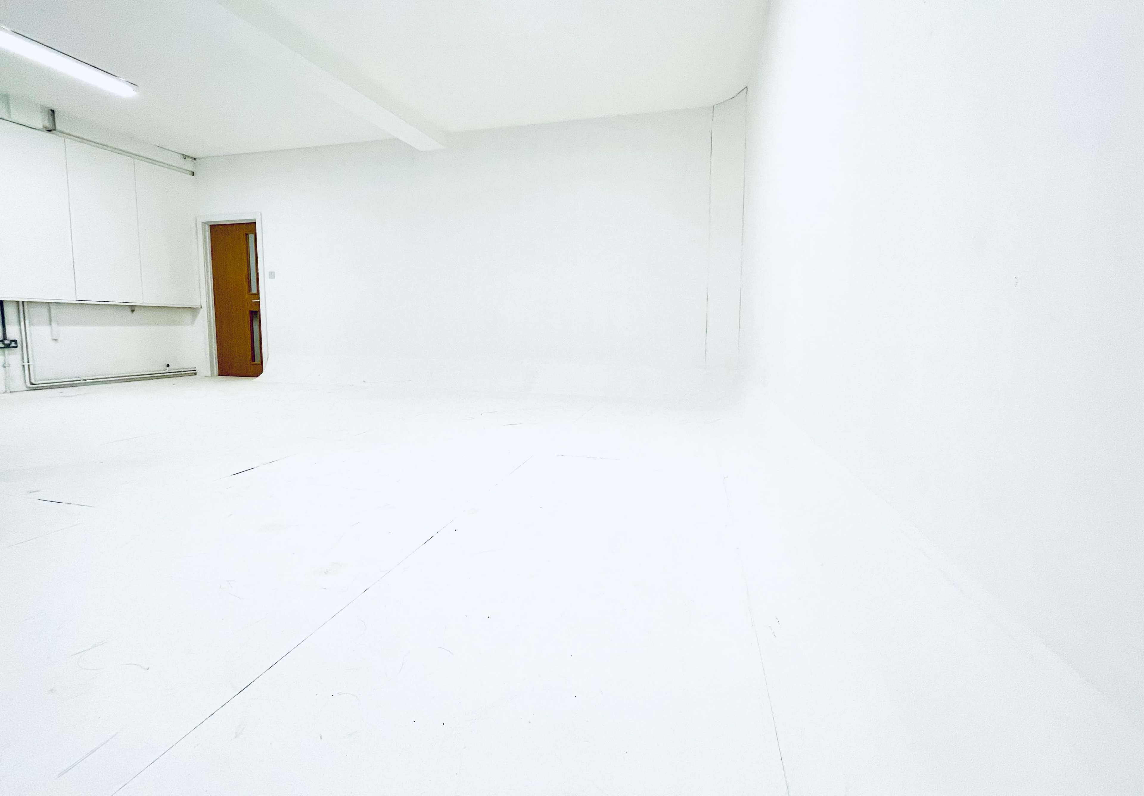 Basement Photo Studio Image in Hoxton, London, ENG