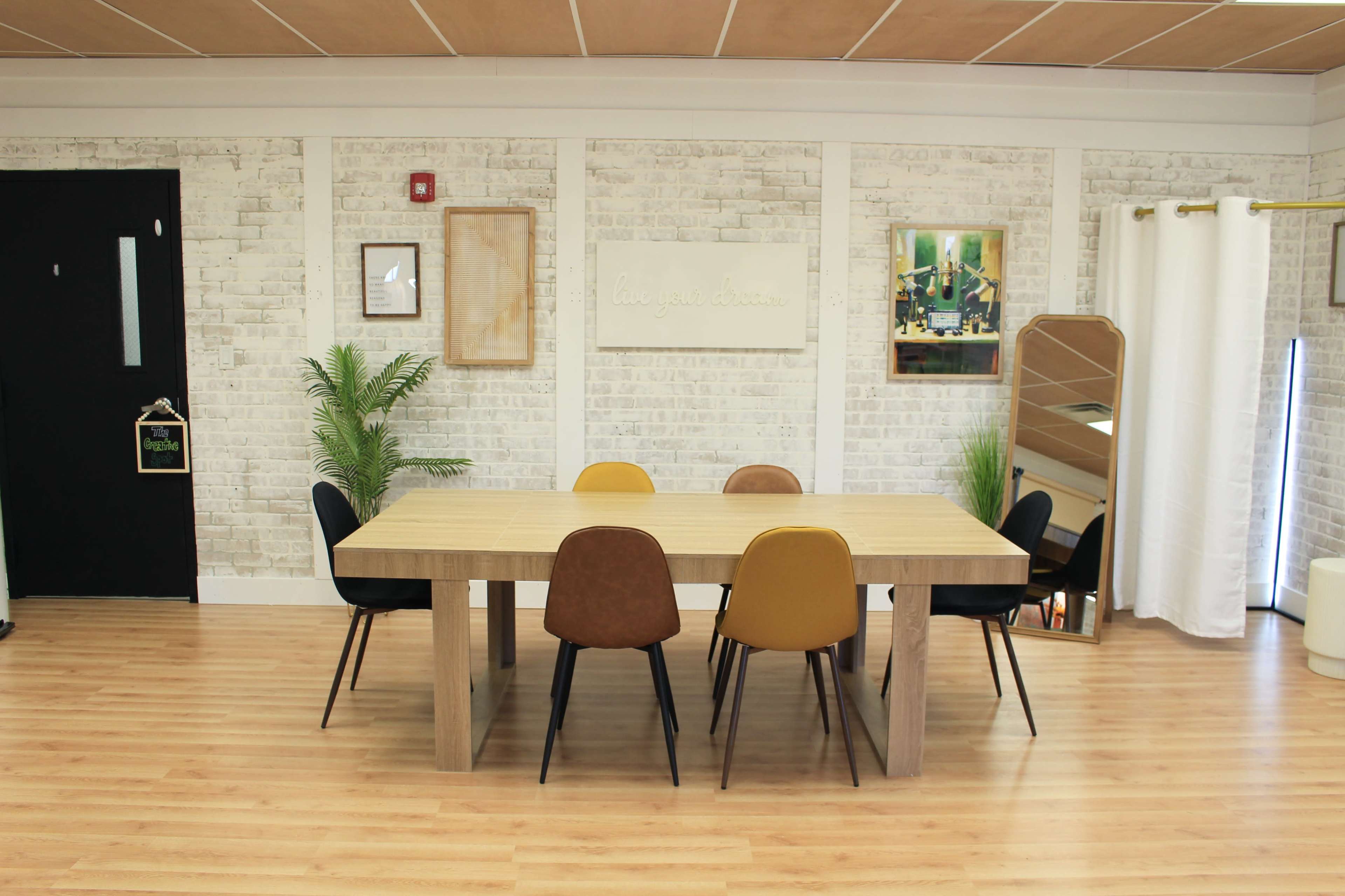 Private Work & Study Hub Image in Union Township, Sellersburg, IN