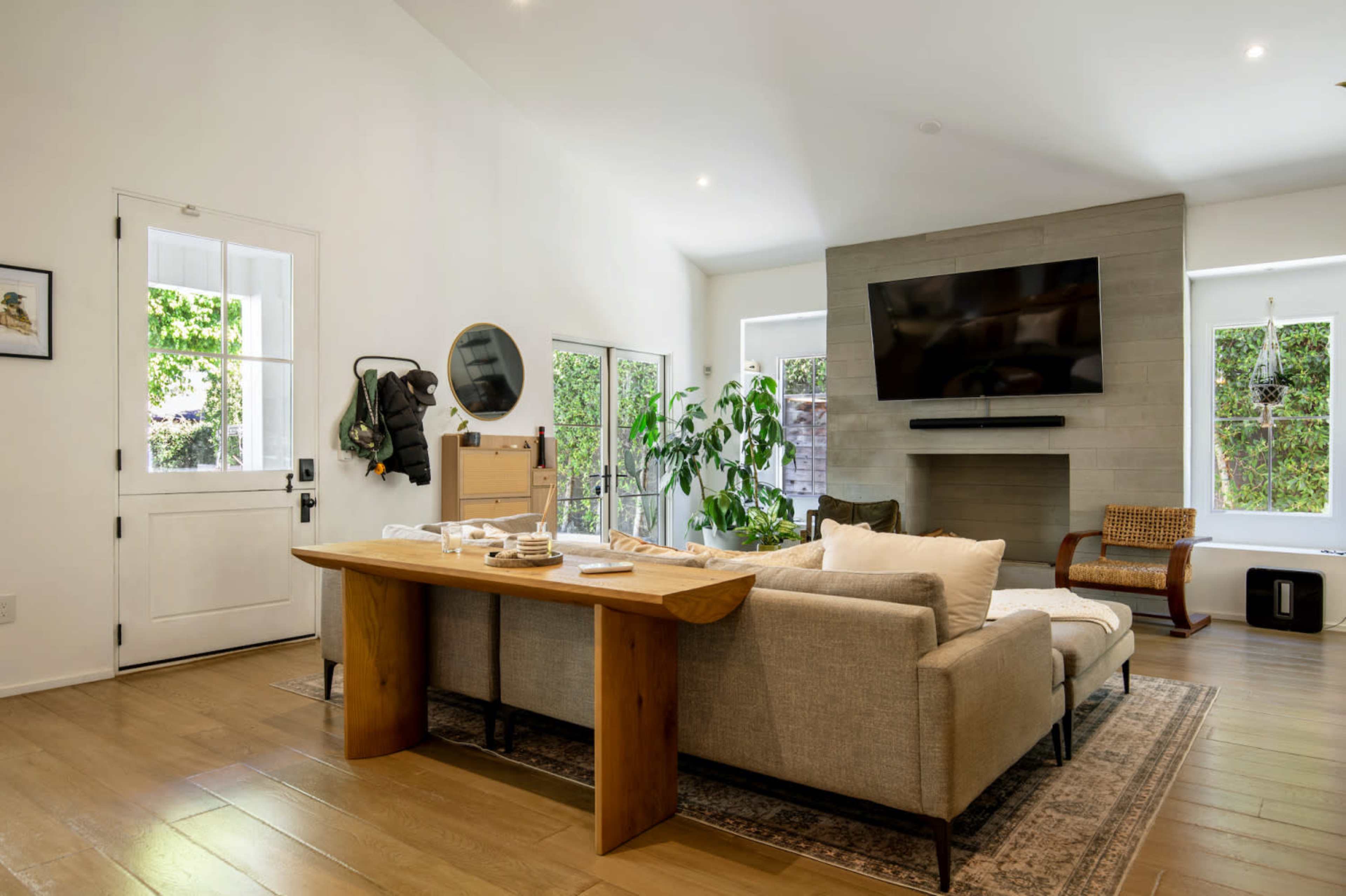 Modern Farmhouse with Great Lighting Image in Northeast Los Angeles, Los Angeles, CA