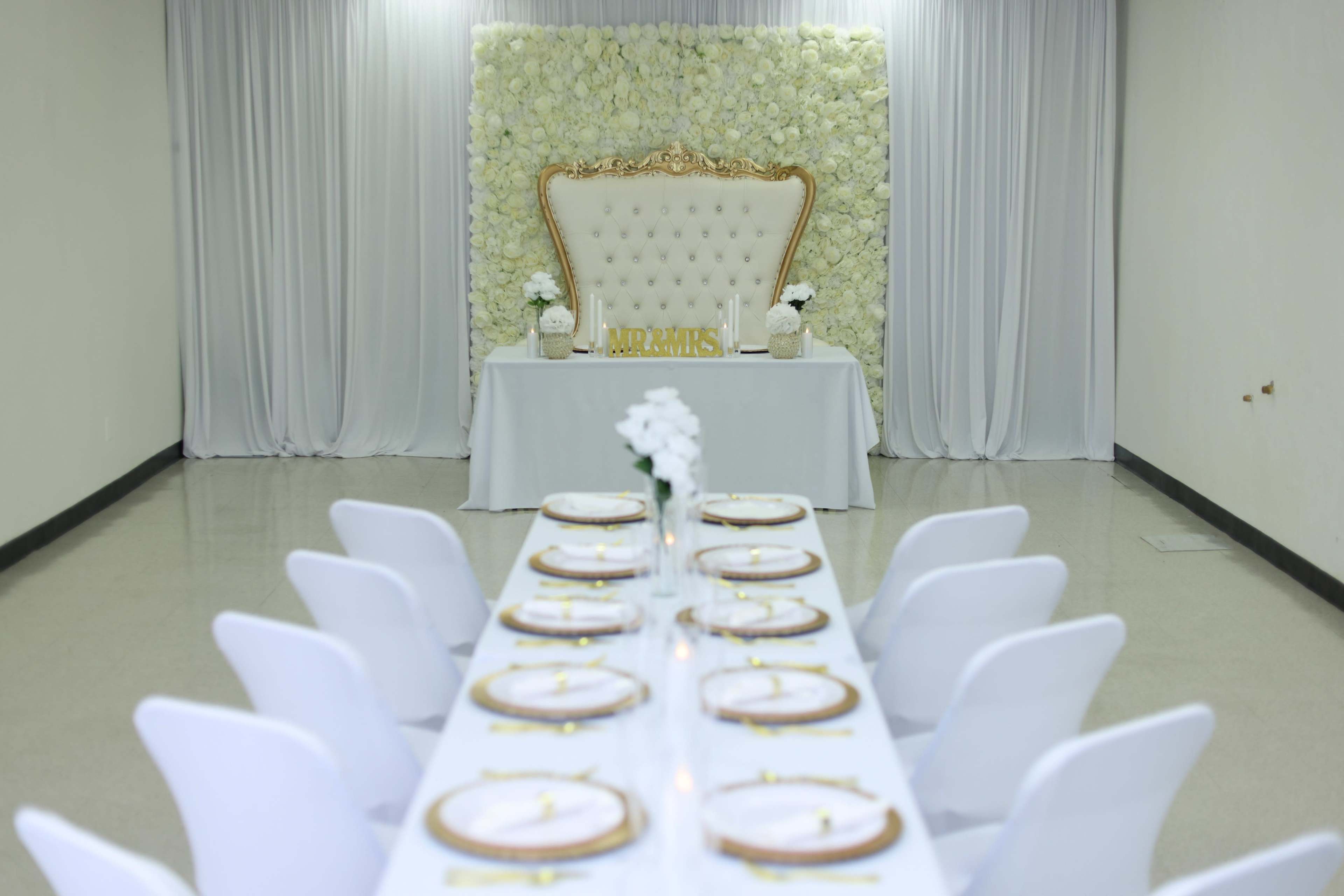 Chic All-White Studio in Moreno Valley’s Hotspot Image in Moreno Valley, Moreno Valley, CA