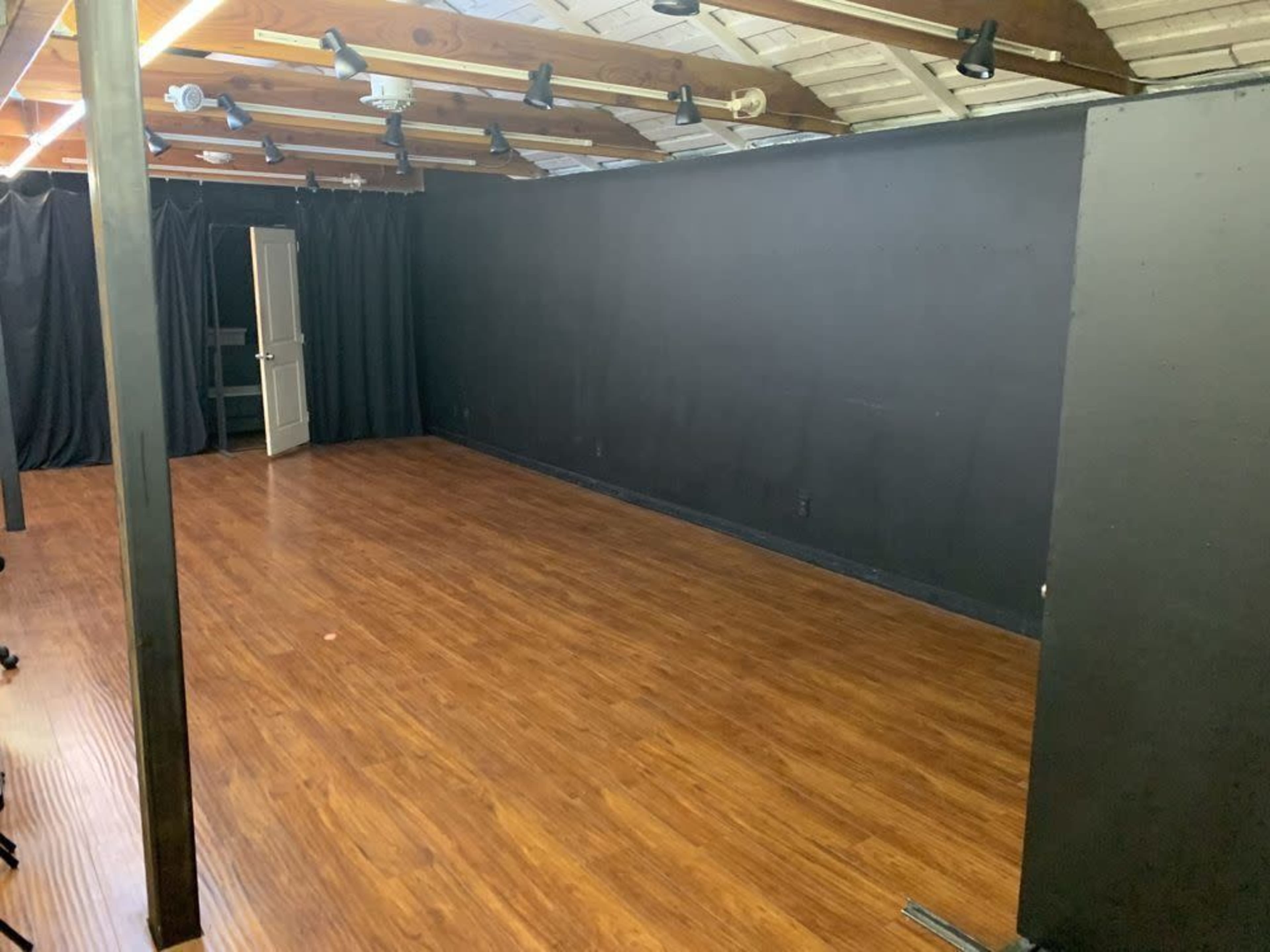 Urban Chic Classroom and Rehearsal Space Bild in Hollywood, Los Angeles, CA