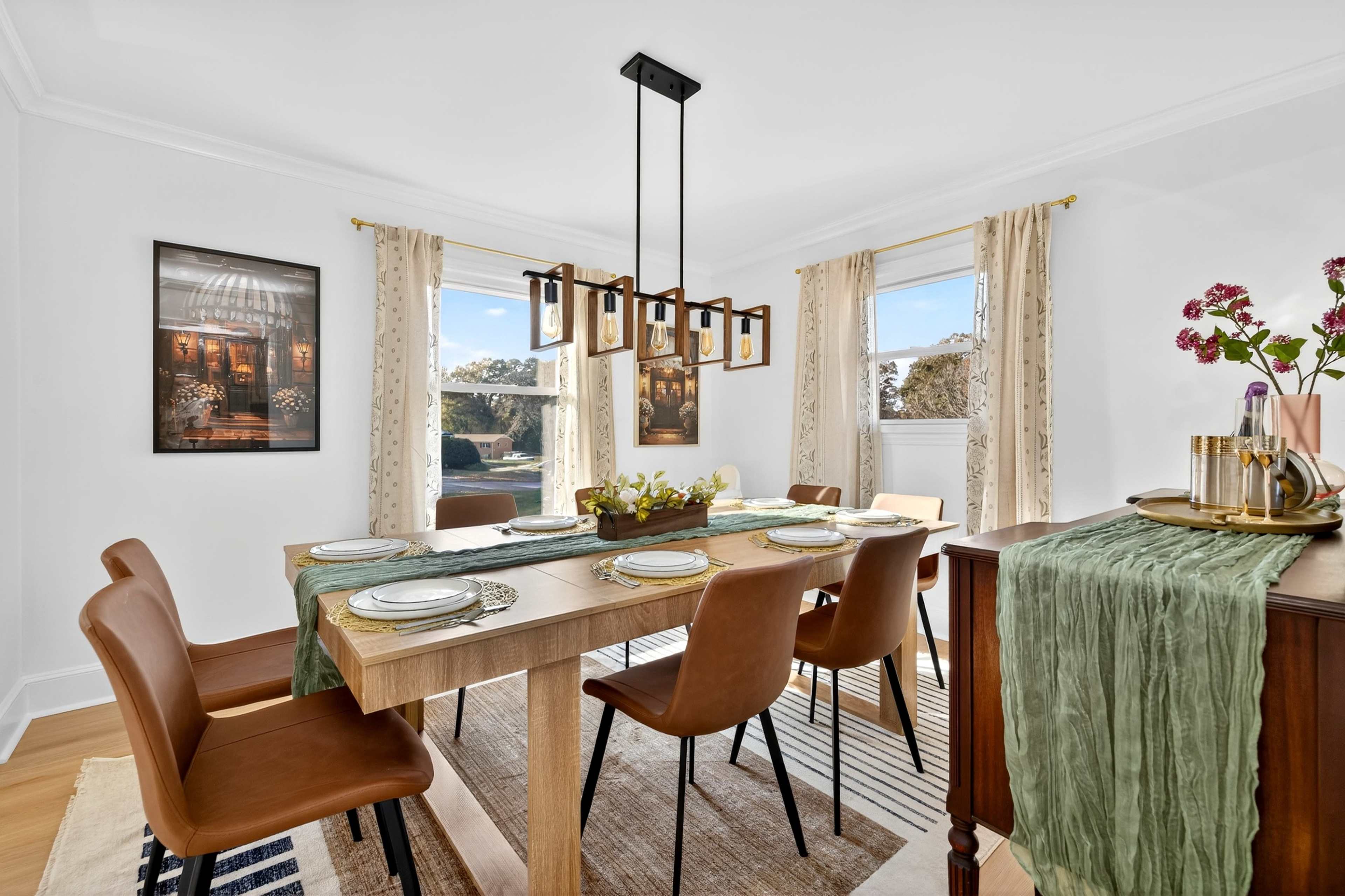 Charming Spacious Home With Pool and Hot Tub Image in Toddville Road, Charlotte, NC