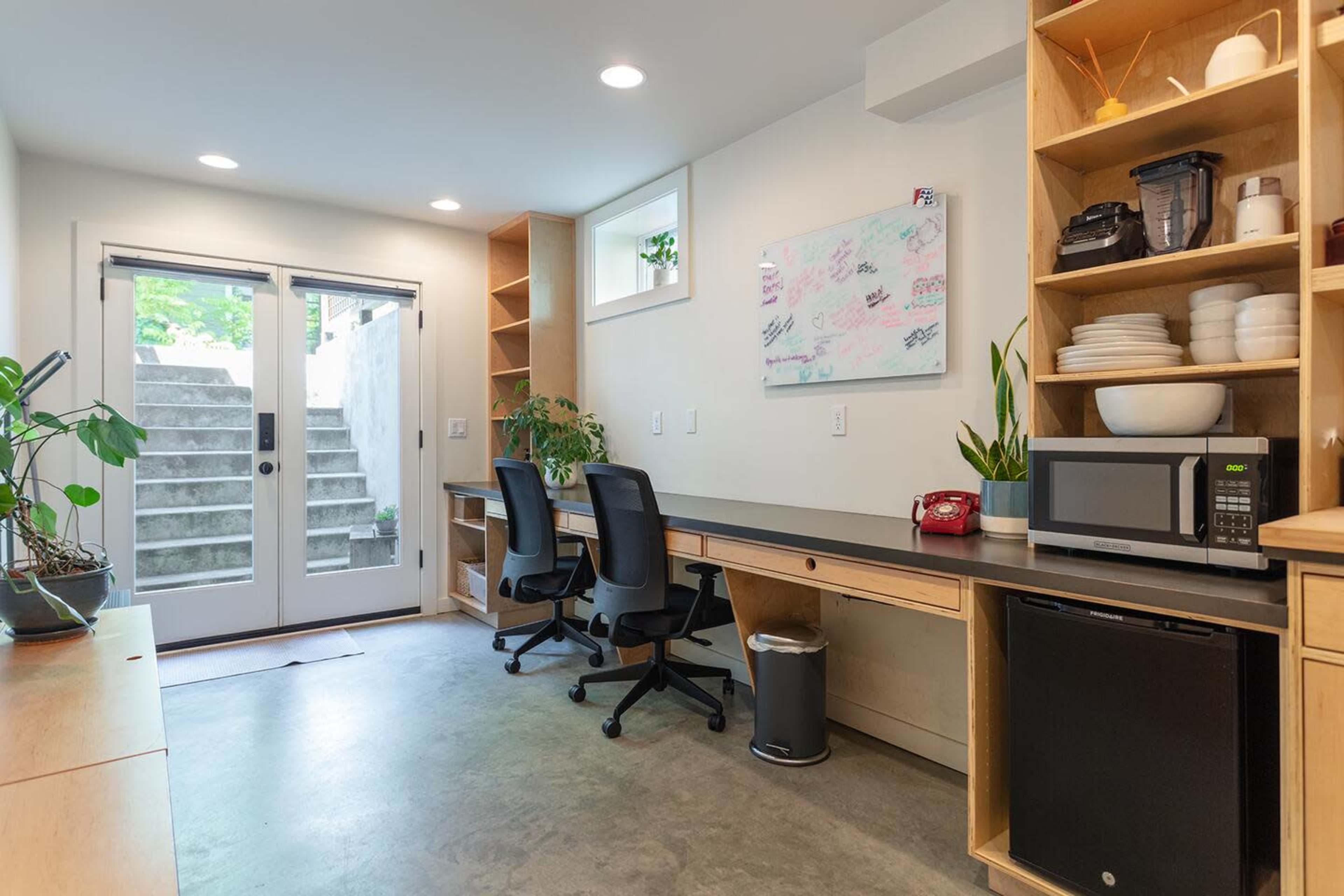 Urban Modern Apartment in Vintage Bungalow with Beautiful Garden Image in Northeast Portland, Portland, OR