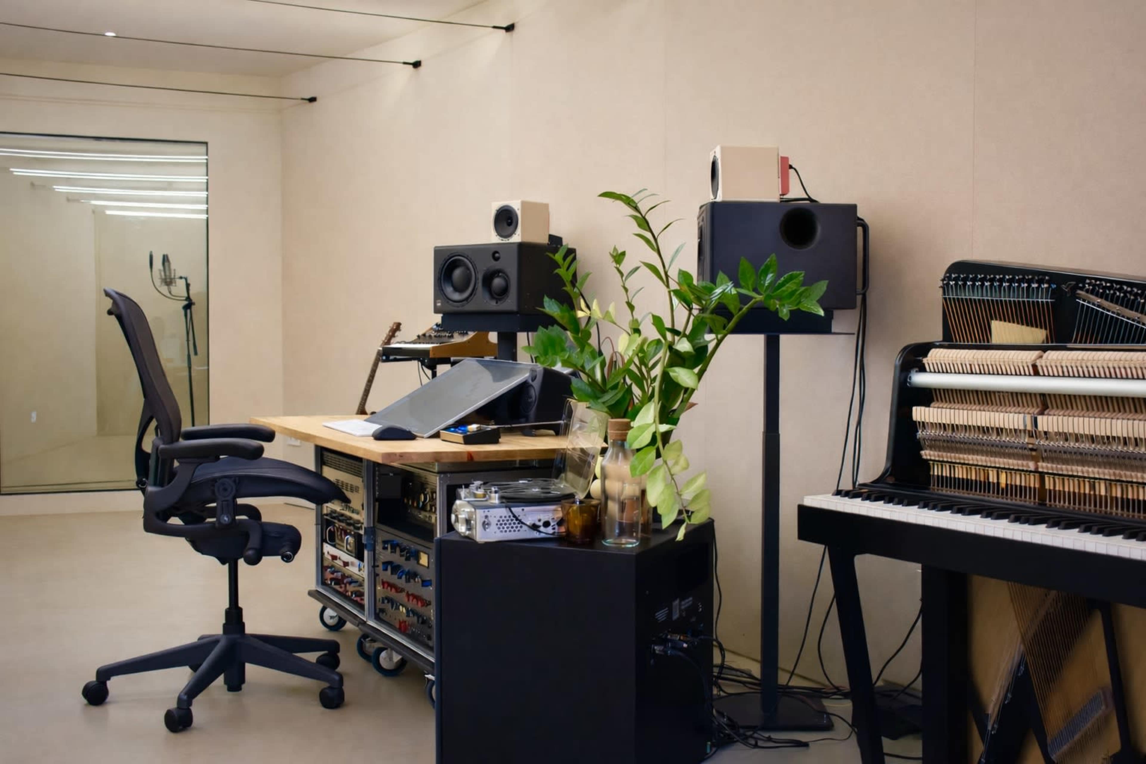 Estudio boutique creativo en Barcelona para componer y producir Image in La Nova Esquerra de l'Eixample, Barcelona, B