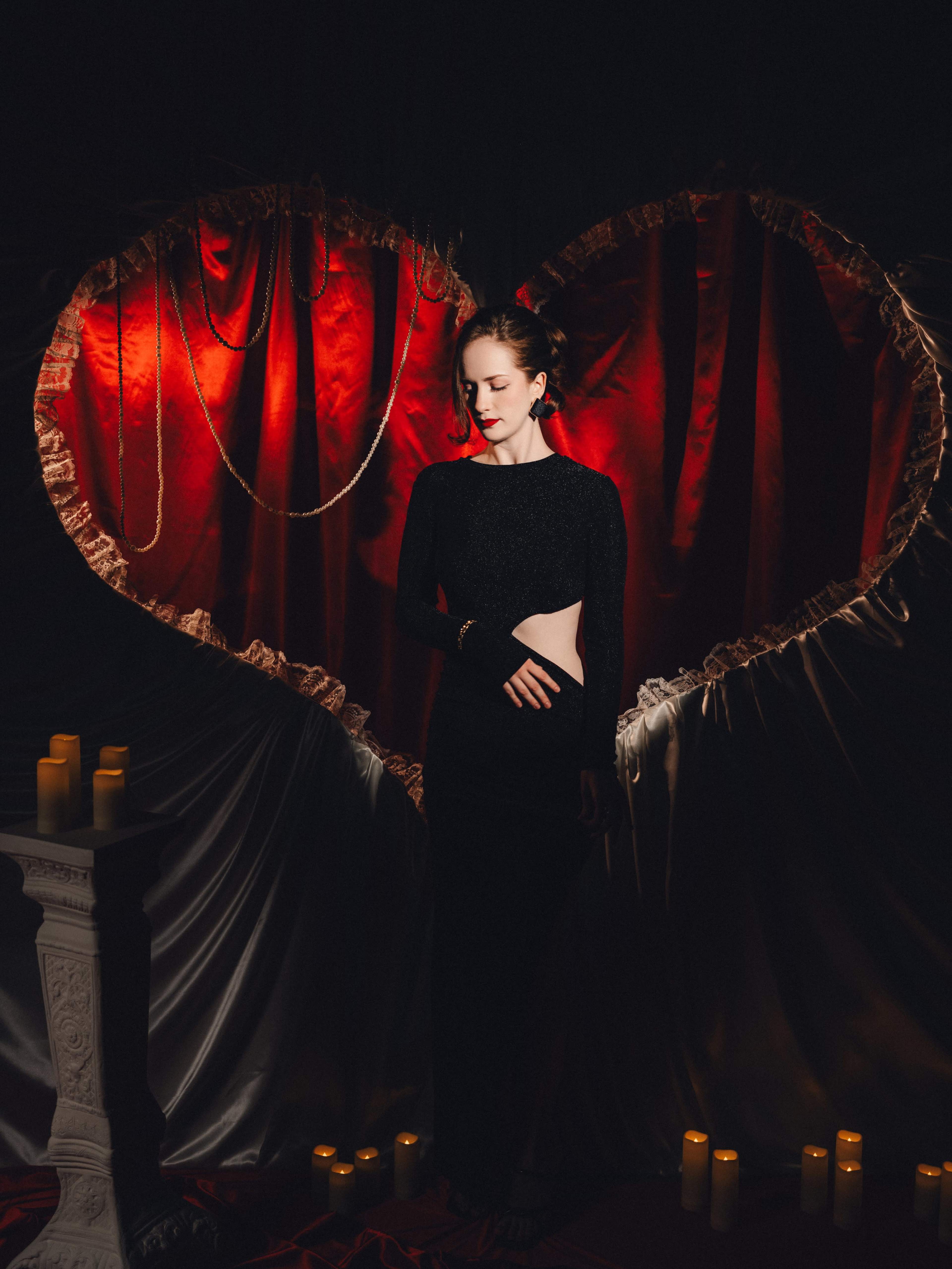 Studio with Free Lighting | White Cyc Wall, High Ceilings Image in Mid West, Houston, TX