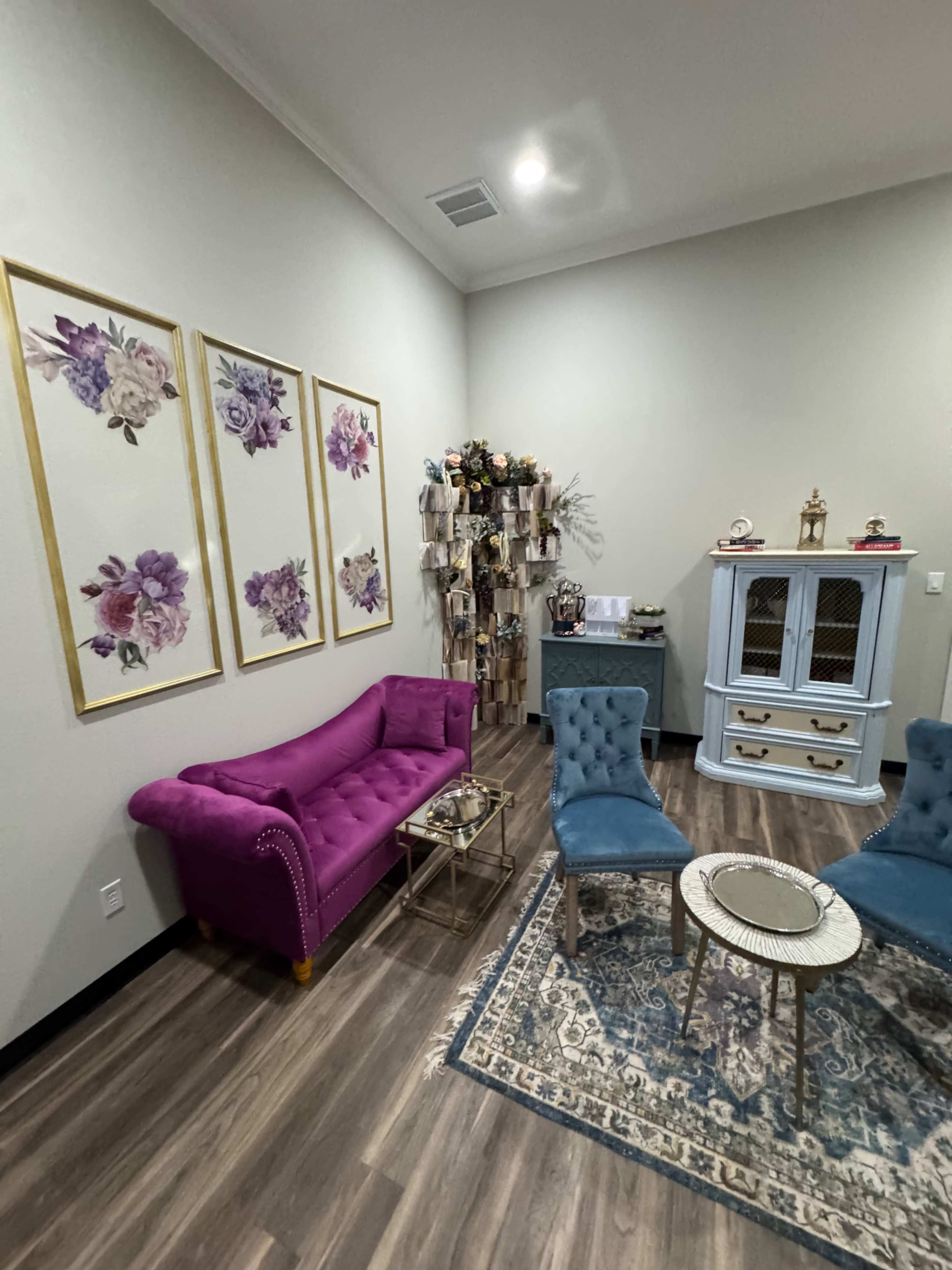 Picturesque and Dainty Tea Lounge Image in , Magnolia, TX