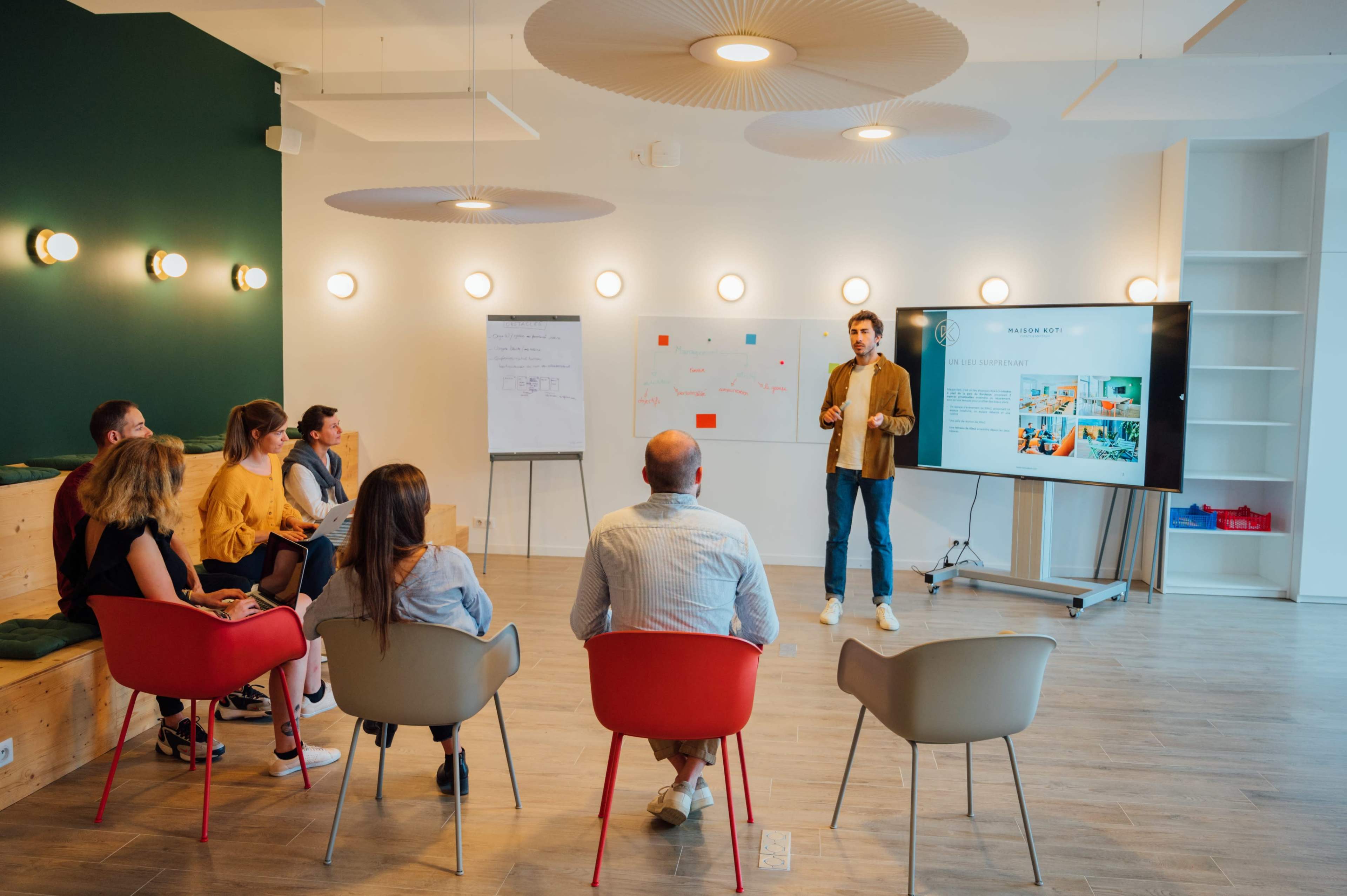 Salles de Réunion Cosy à Proximité Immédiate de la Gare de Bordeaux Image in Gare St Jean, Bordeaux