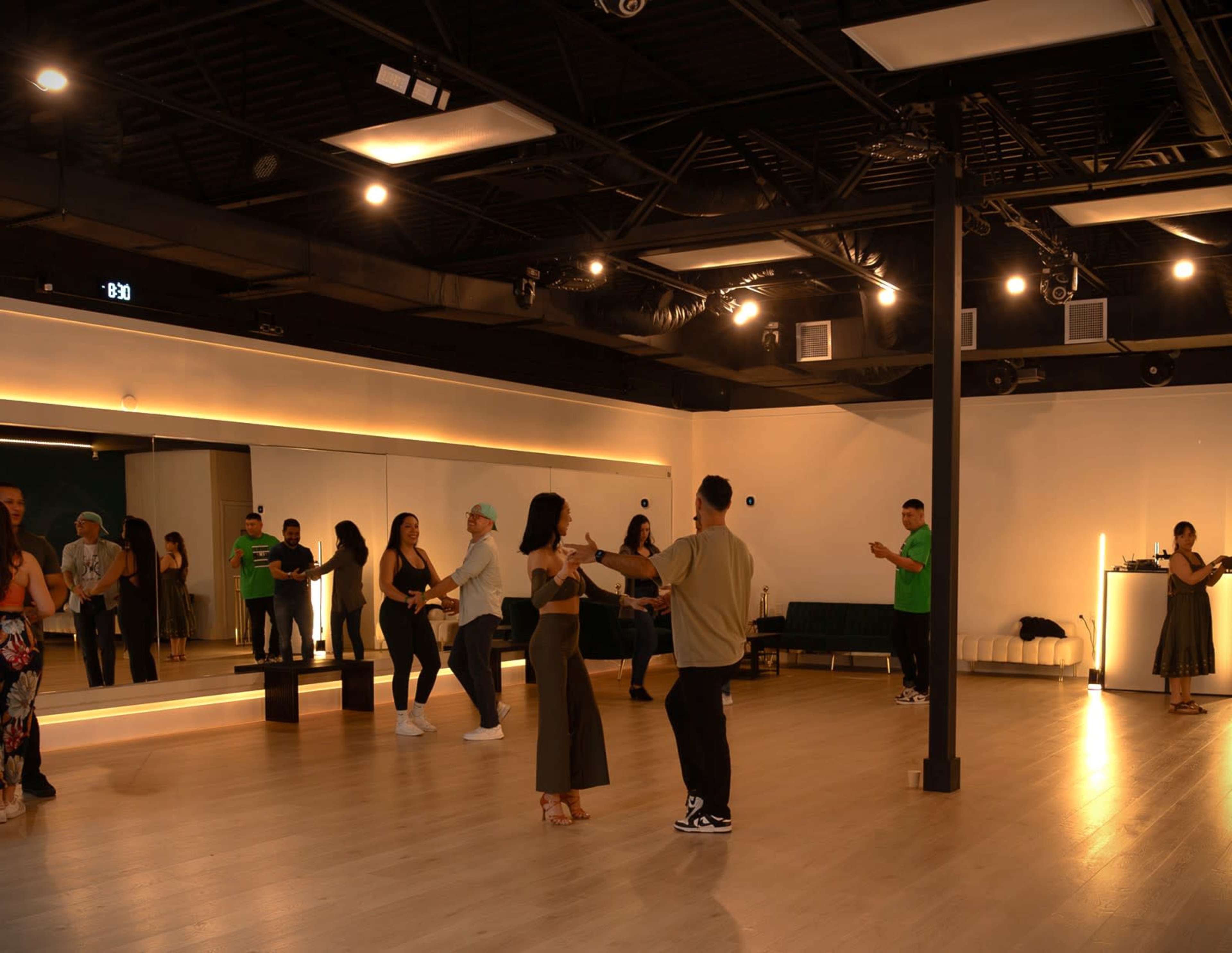 Infinitely Customizable Dance Studio & Event Venue w/ Full RGB + Pro DMX Party Lighting near Altamonte Springs Image in Fern Park, Fern Park, FL