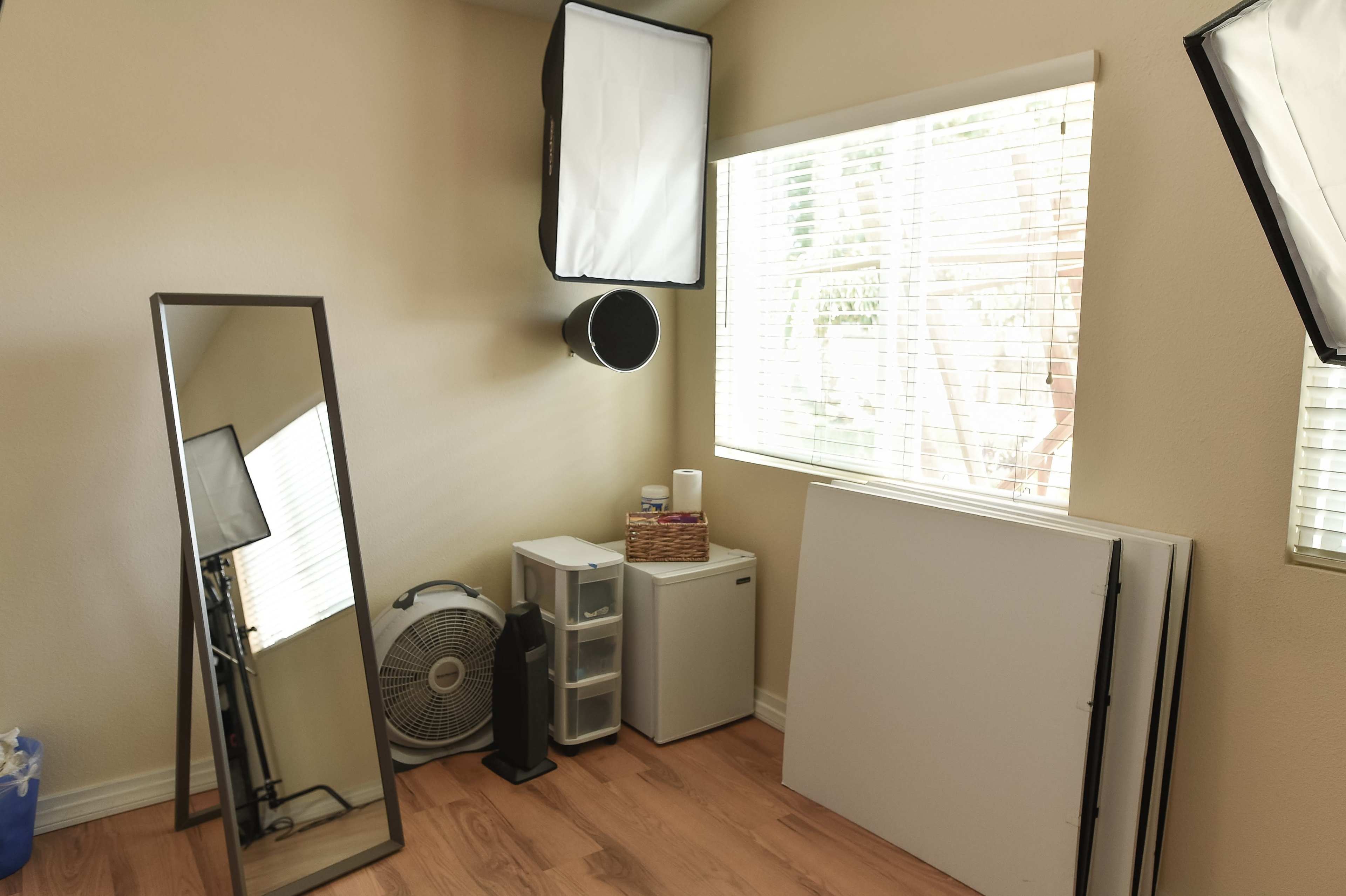 Suburban, intimate home studio Image in Kensington, San Diego, CA