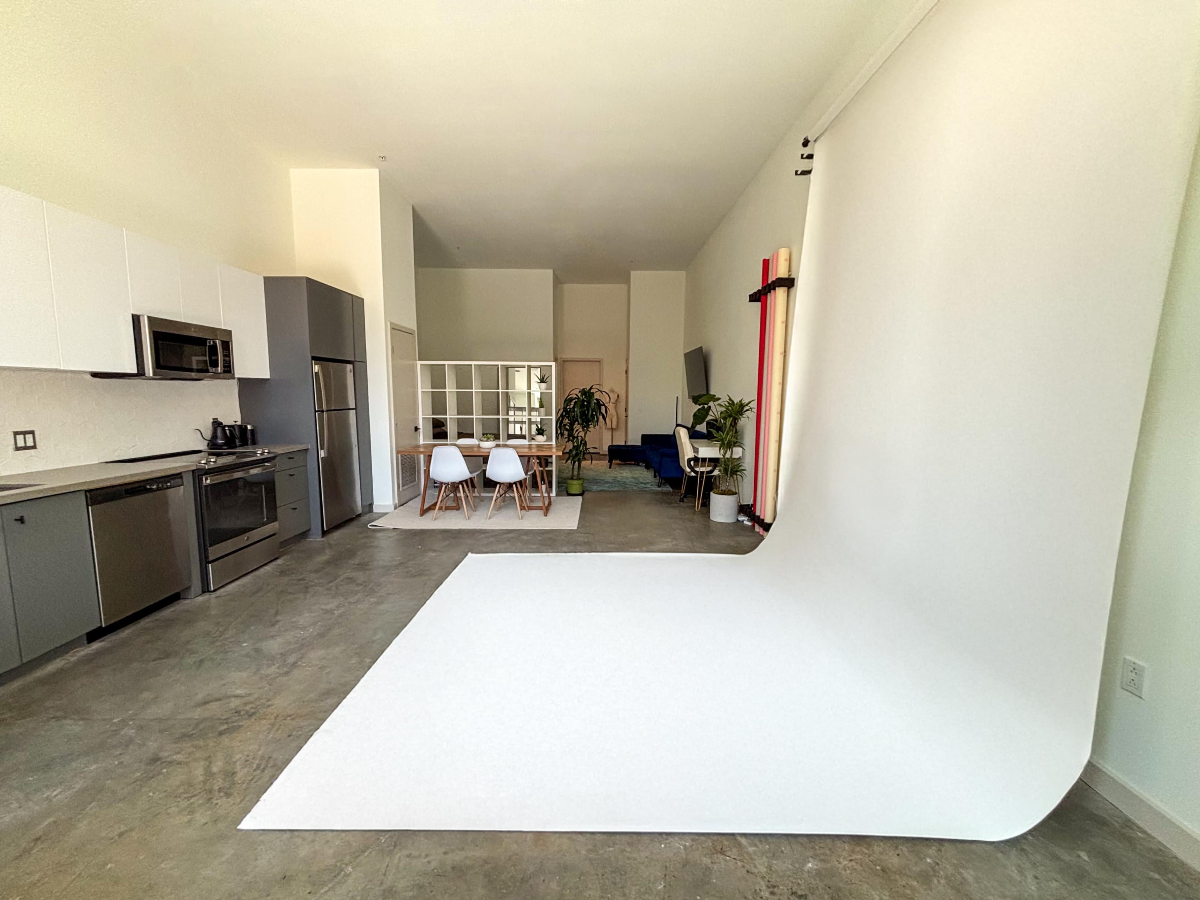 Natural Light ‘Loft Style’ Studio – On the Hollywood Walk of Fame Image in Hollywood, Los Angeles, CA