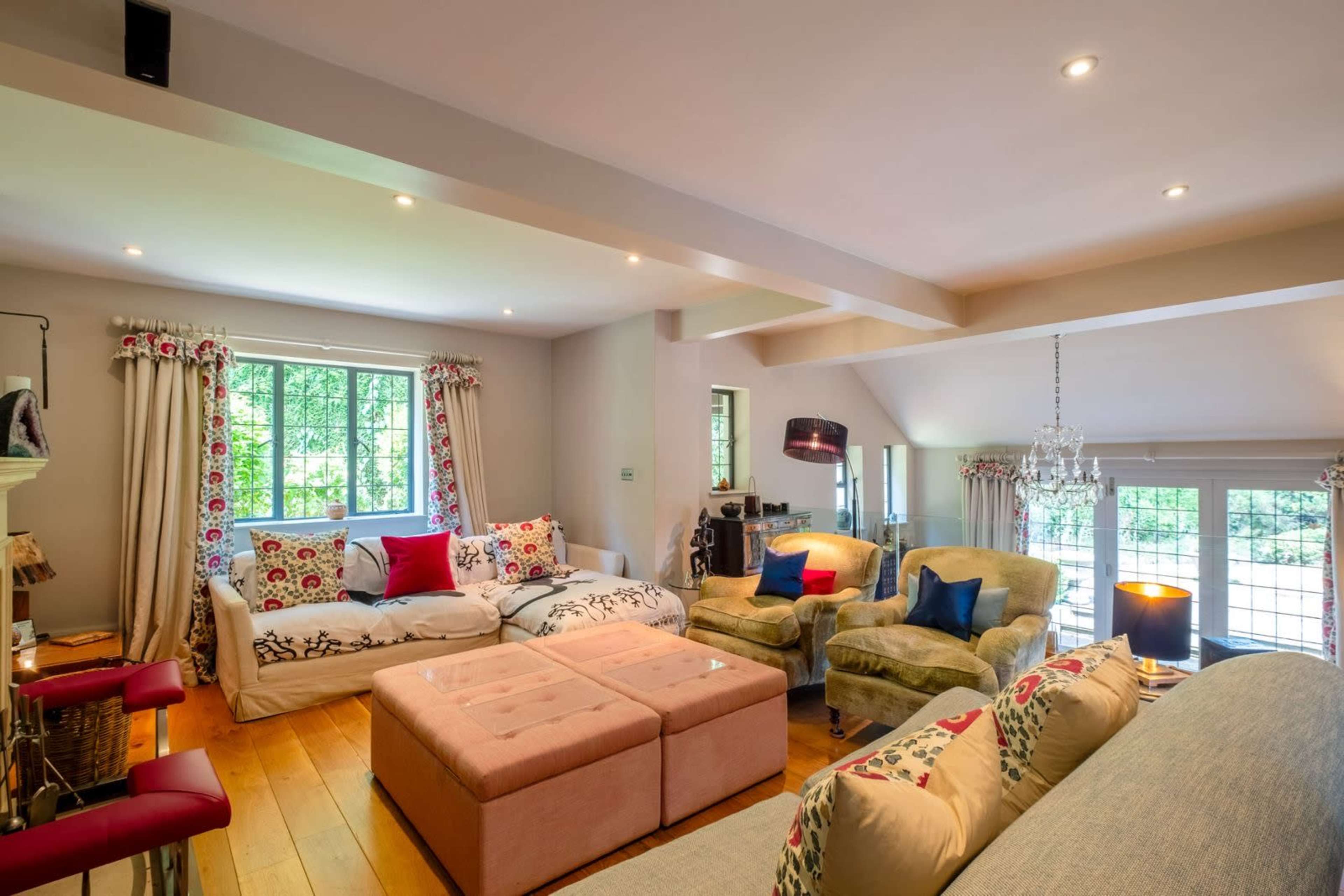 Large bright space with a country View Image in Sunninghill and Ascot, Sunningdale, ENG