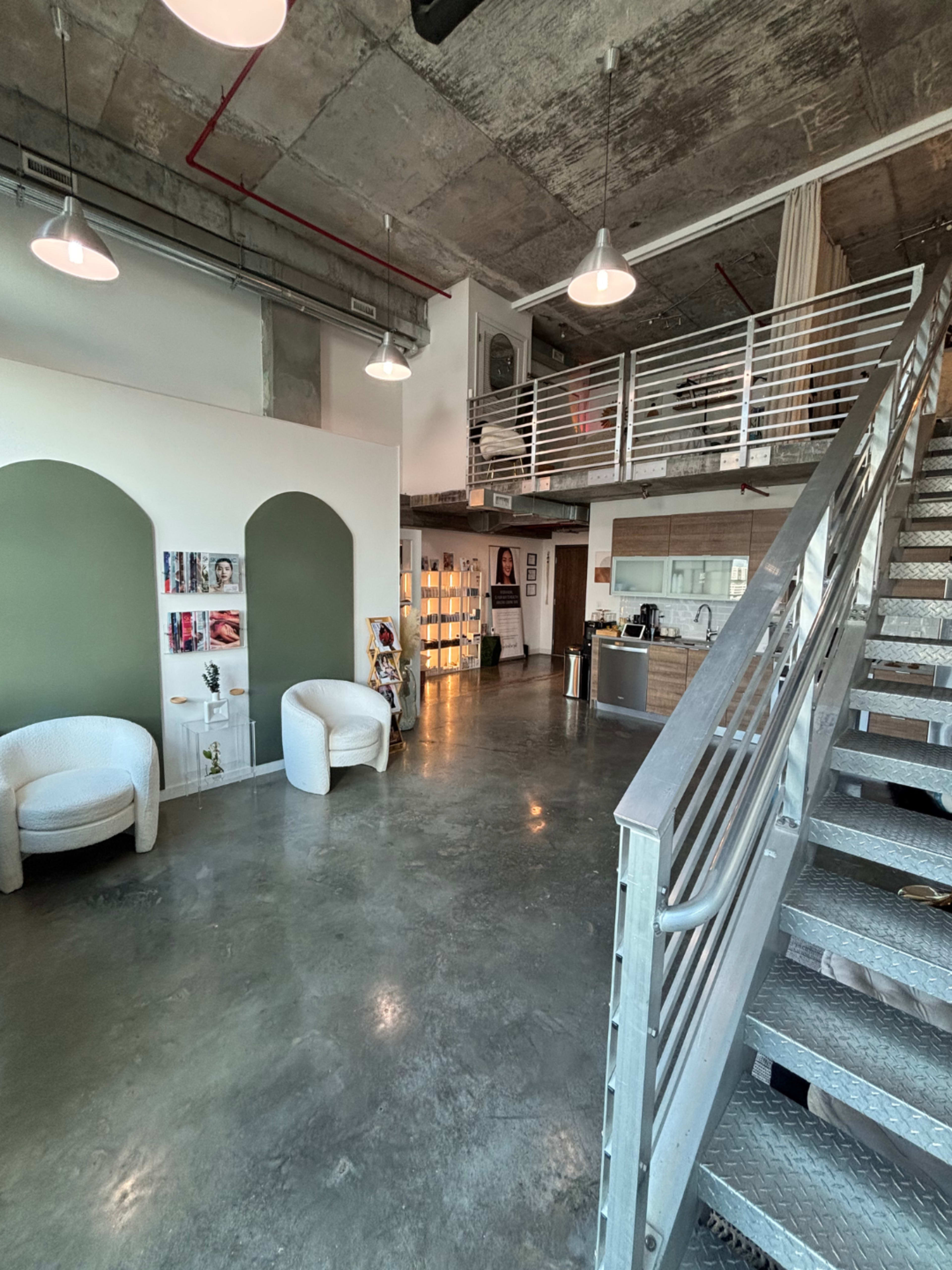 Beautiful Natural Light in Edgewater studio Image in Town Square, Miami, FL