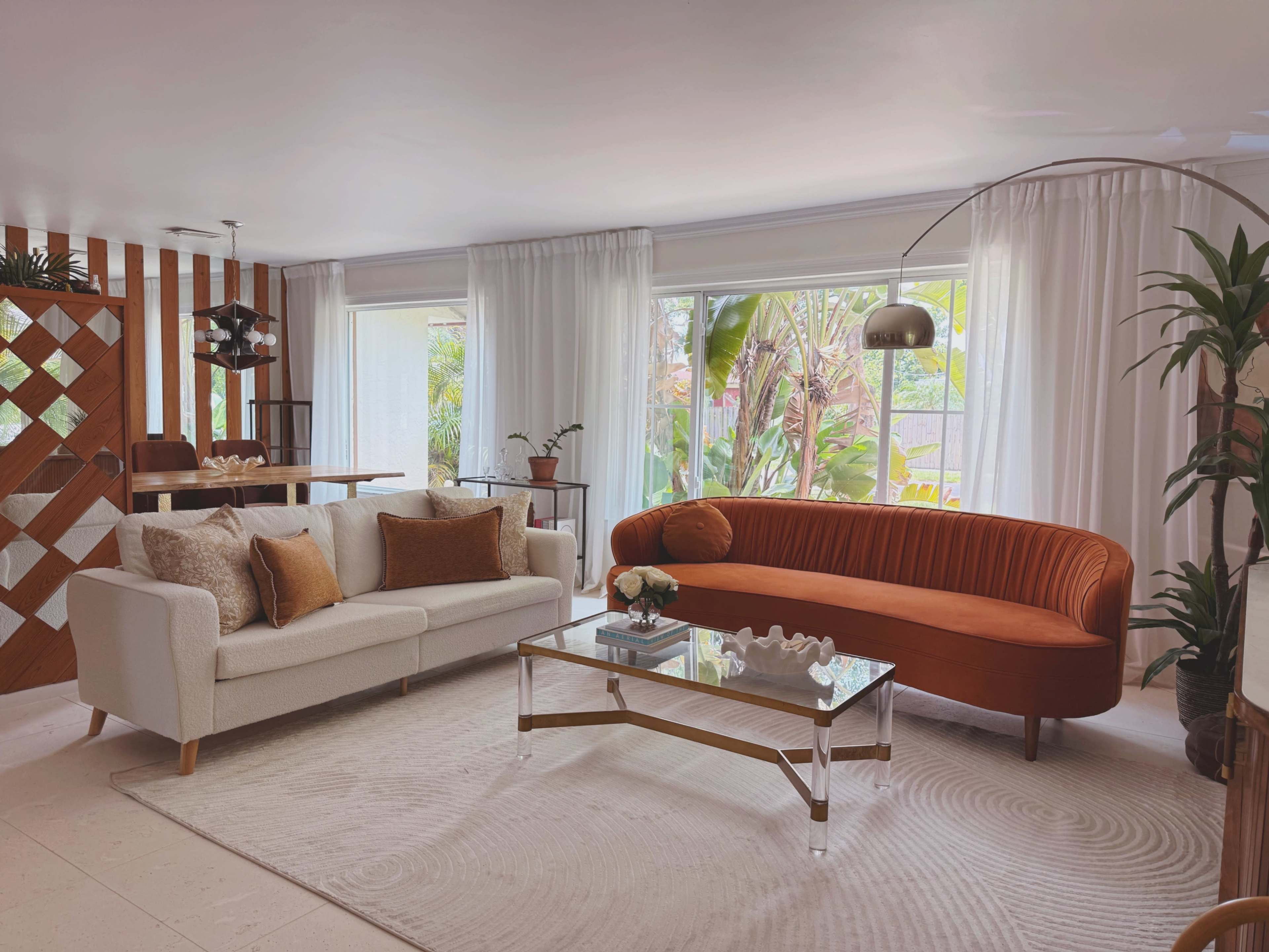 Waterfront Midcentury-Modern Villa Image in North Central, hollywood, FL