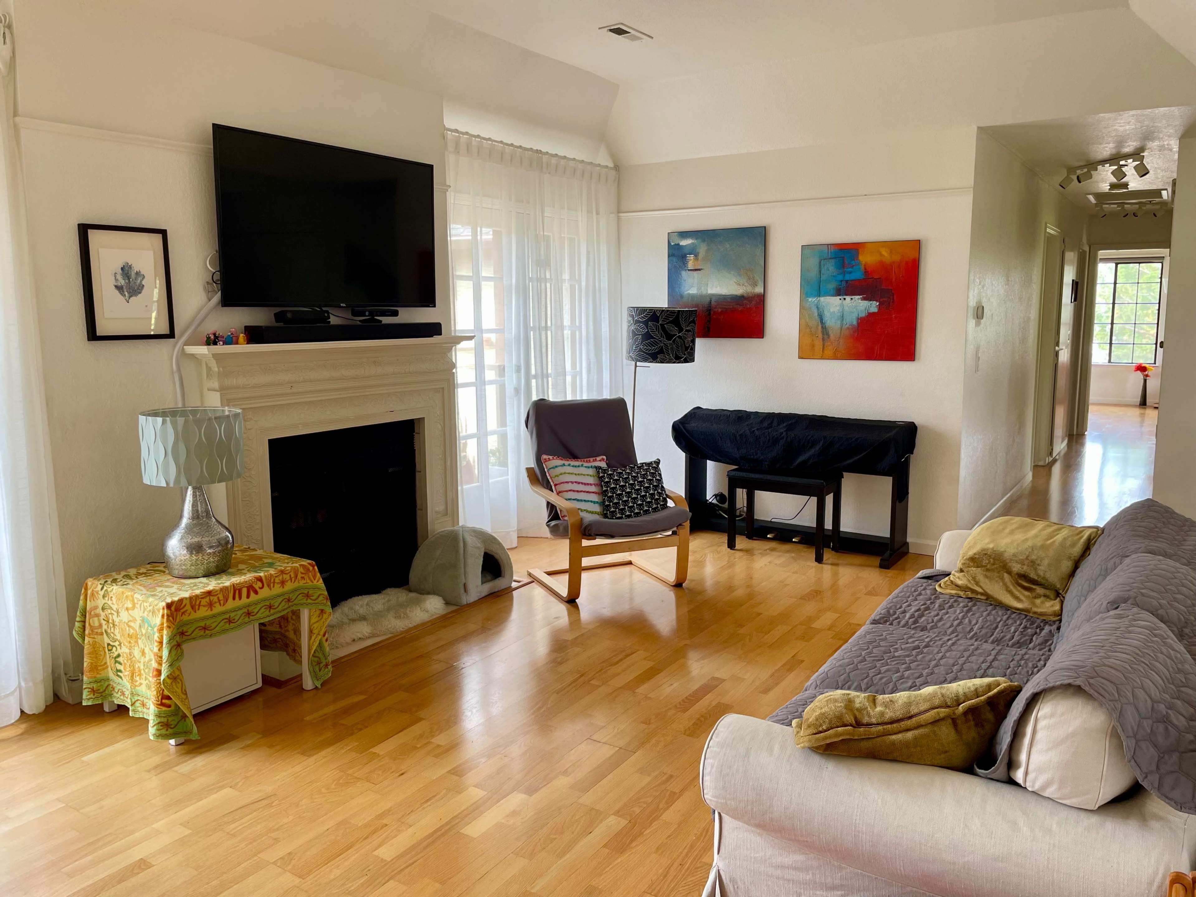 📋 Productive Offsites & Team Sessions in a Bright Apartment near the Park, Walk to Cafés Image in Sunnyvale West, Sunnyvale, CA