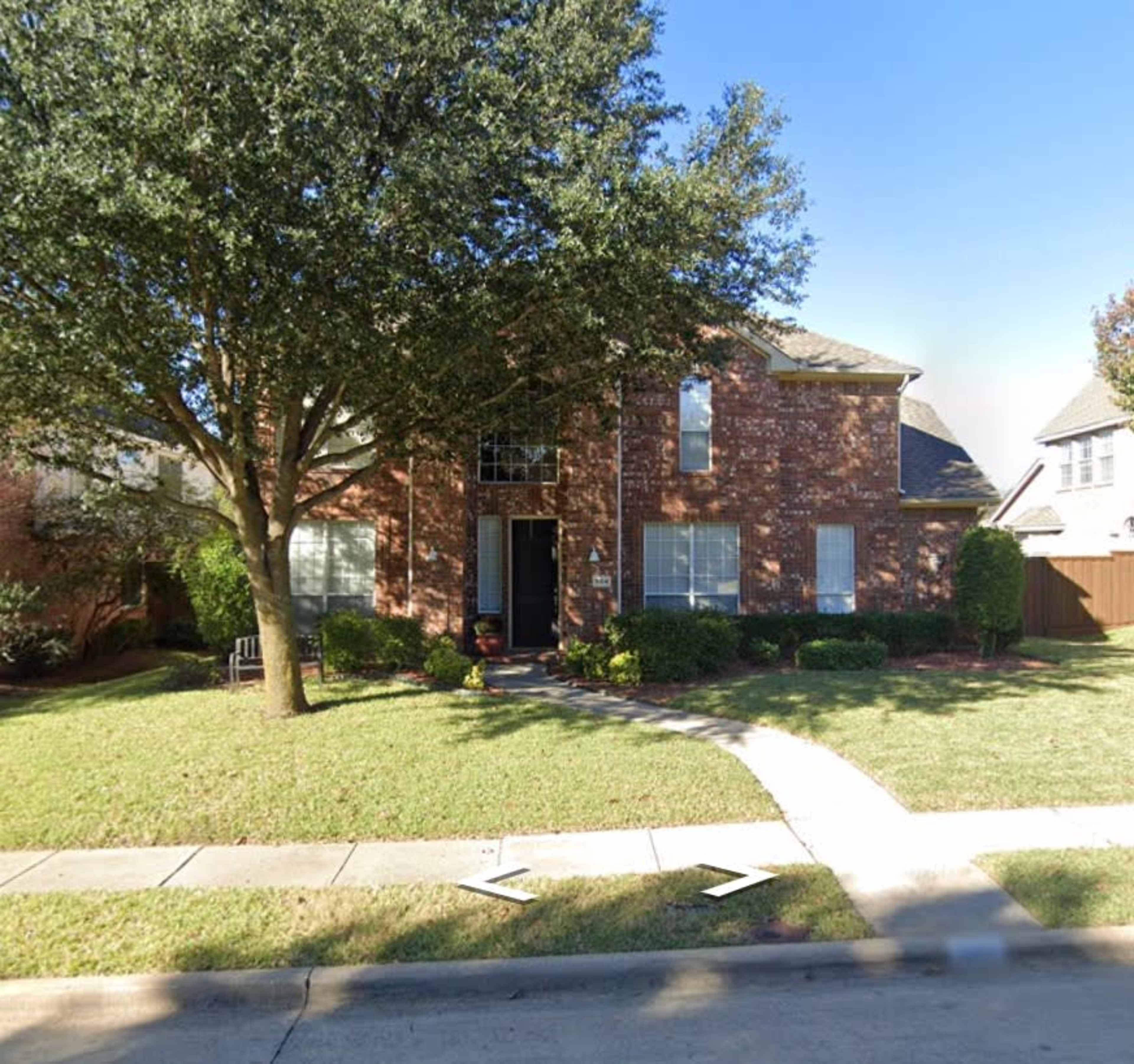 Elegant Open-floor Plan With Vaulted Ceilings Image in Watters Crossing, Allen, TX