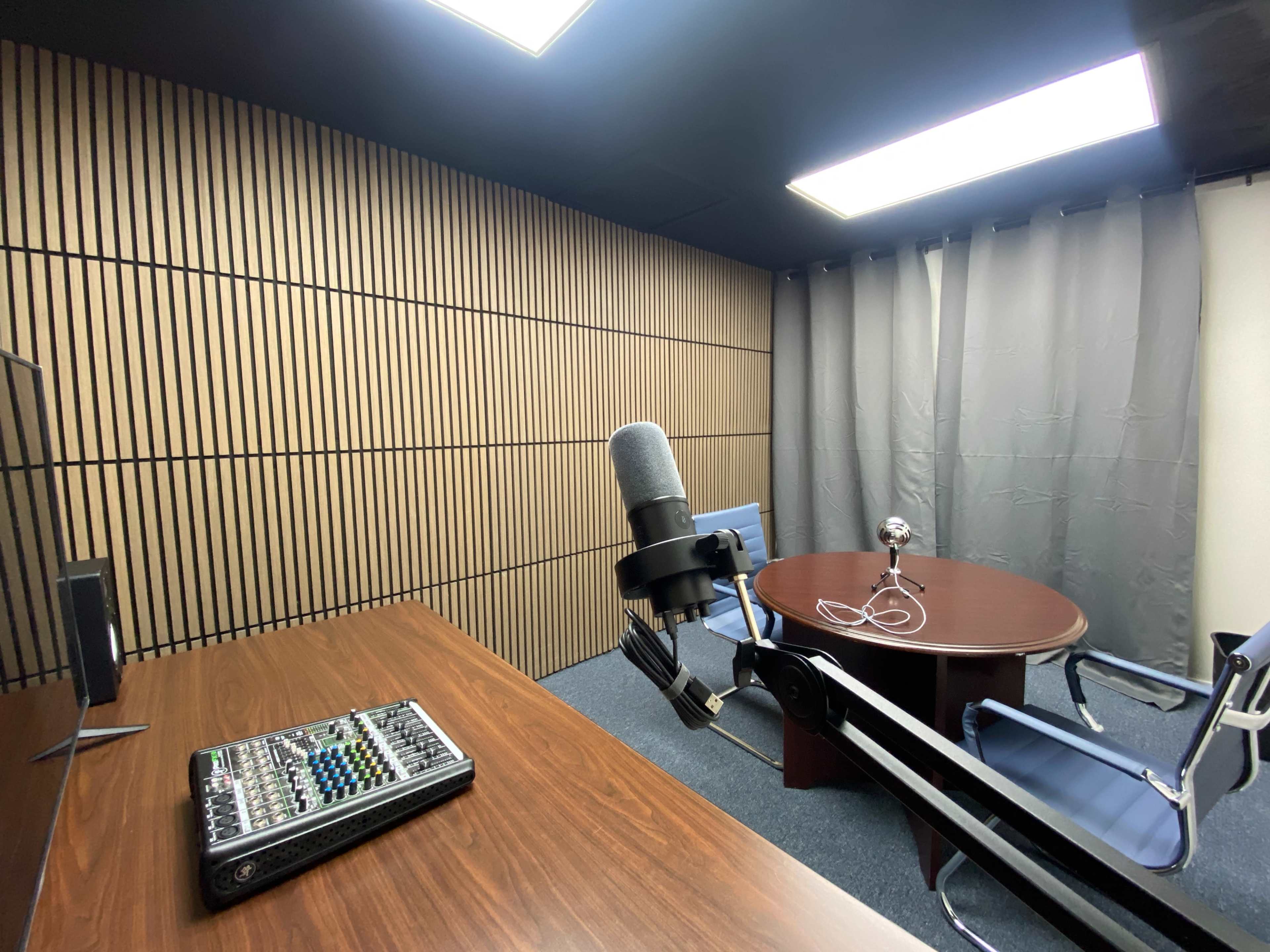 Podcast room equipped with Mac mini Computer, Camera, Mic and TV as monitor Image in Vance Jackson, San Antonio, TX