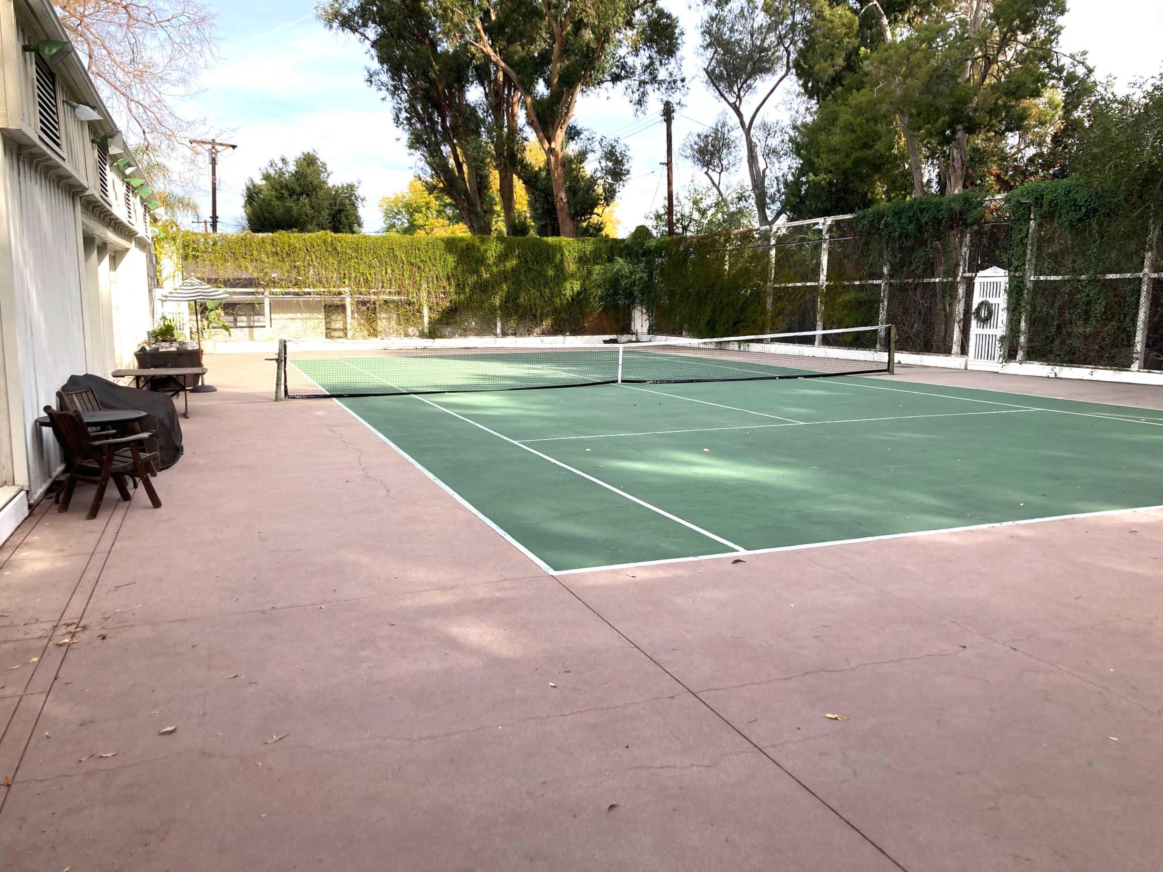 1920's Tennis Court with Oak Trees Image in Tarzana, Woodland Hills, CA