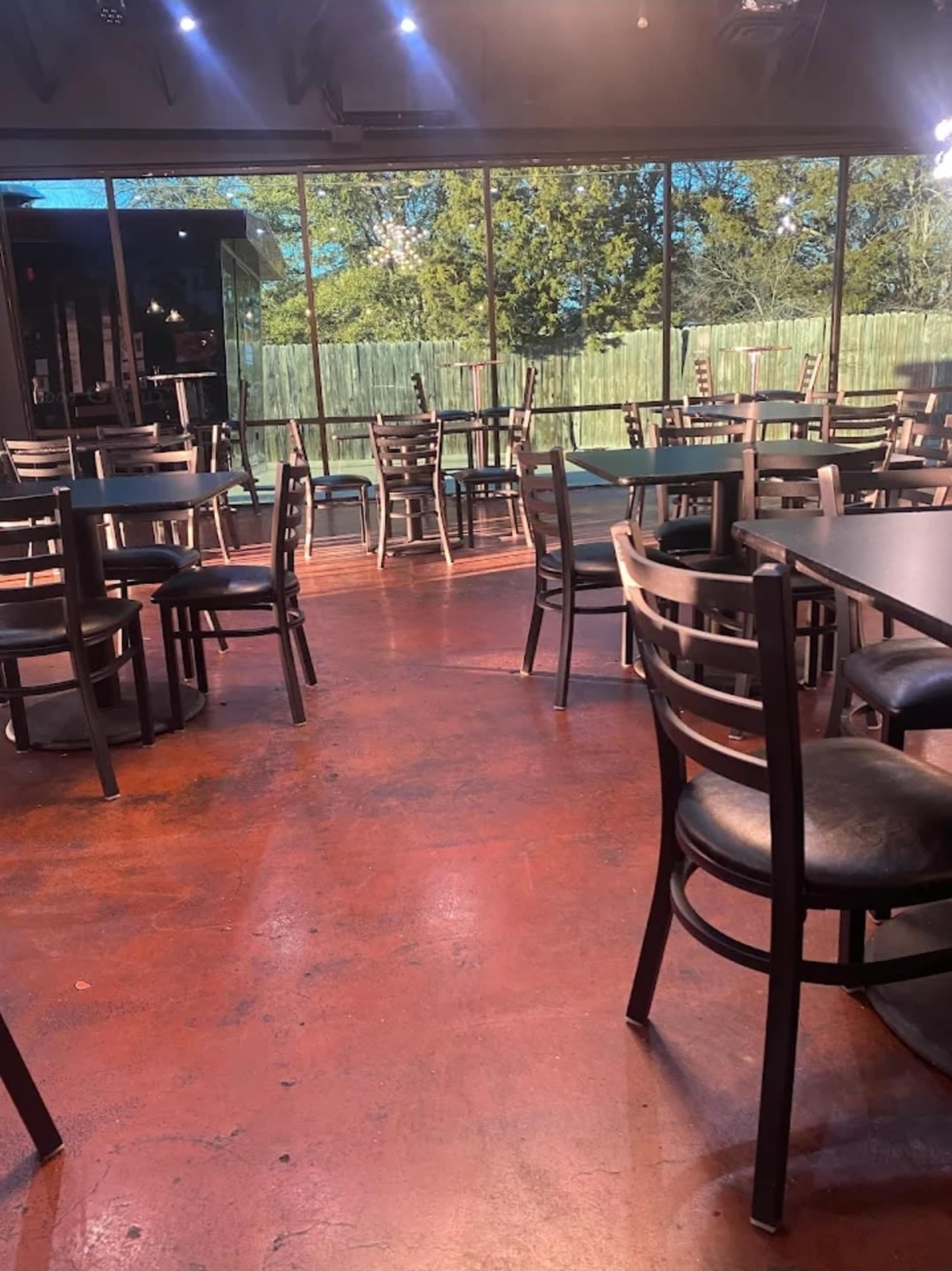 Bright, Flexible Space for Meetings, Classes & Filming! Image in Grand Prairie, Grand prairie, TX