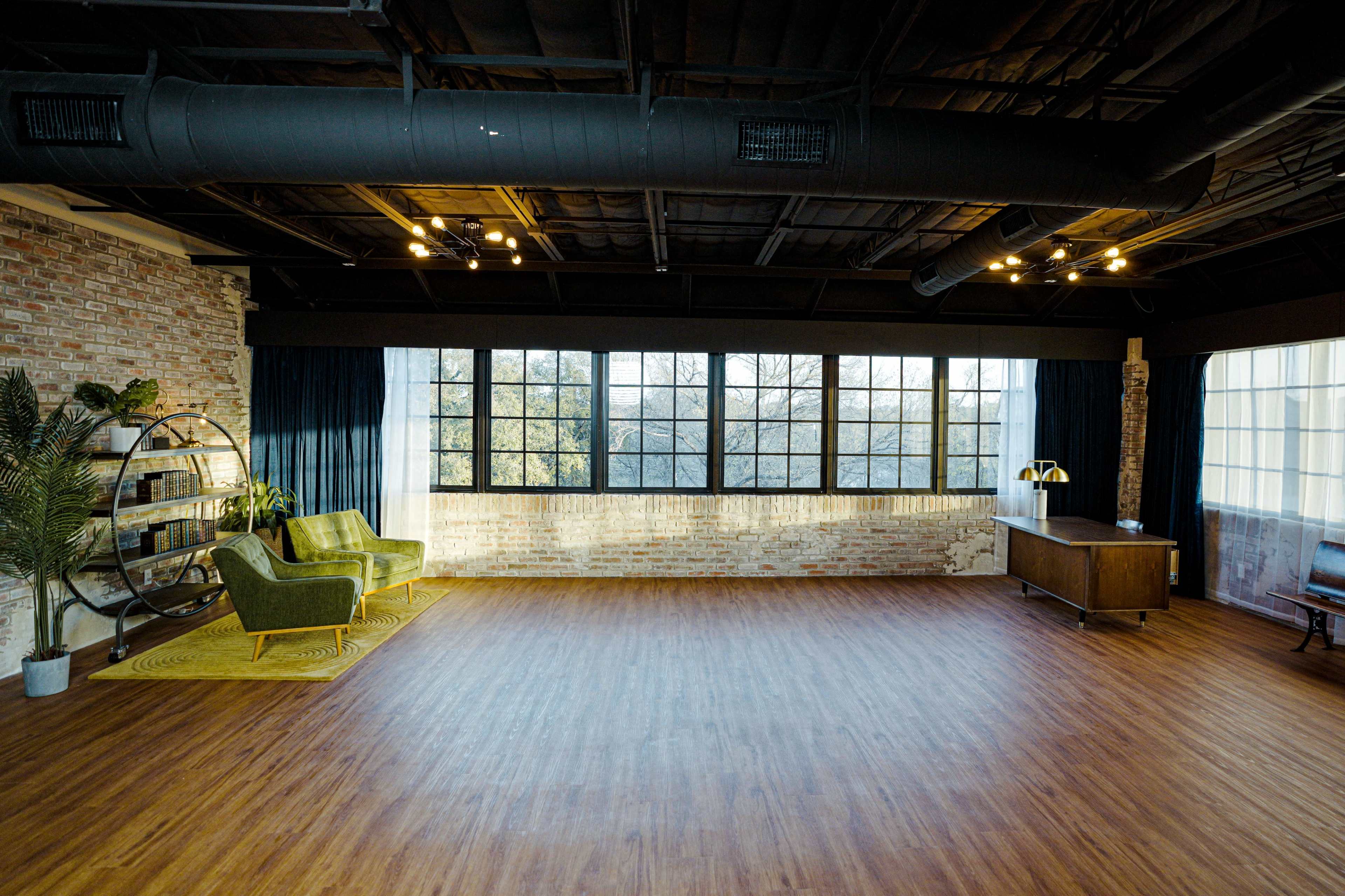 Natural Light Content Studio Loft on South Lamar - Best Daylight Studio in Austin! Image in South Lamar, Austin, TX