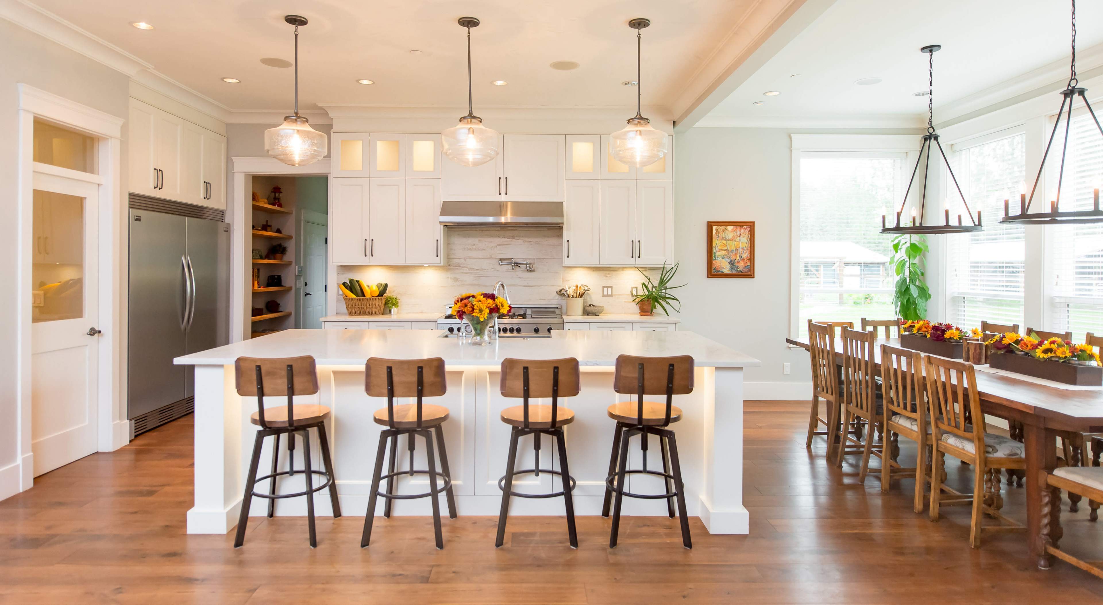 Modern farmhouse on large acreage with beautiful gardens and entertaining spaces Image in Maple Ridge, Maple Ridge, BC