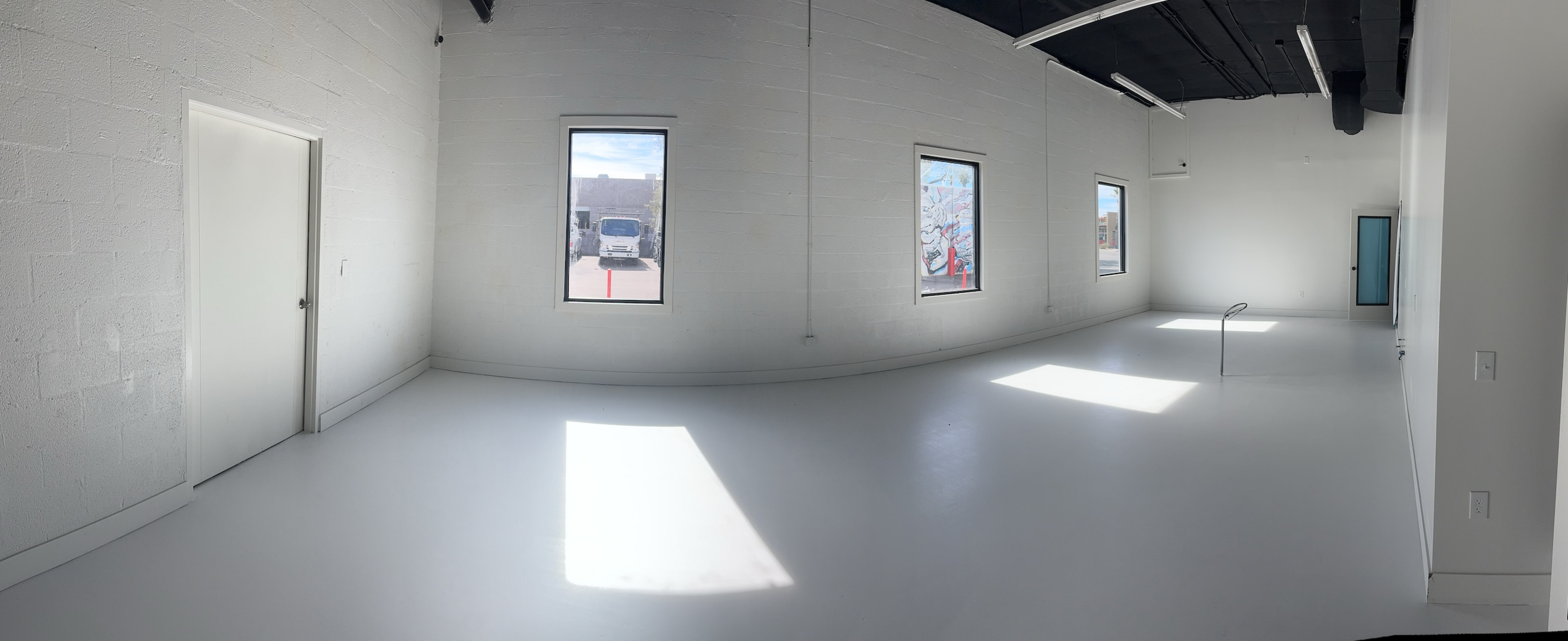 Industrial warehouse space Image in Encanto Village, Phoenix, AZ