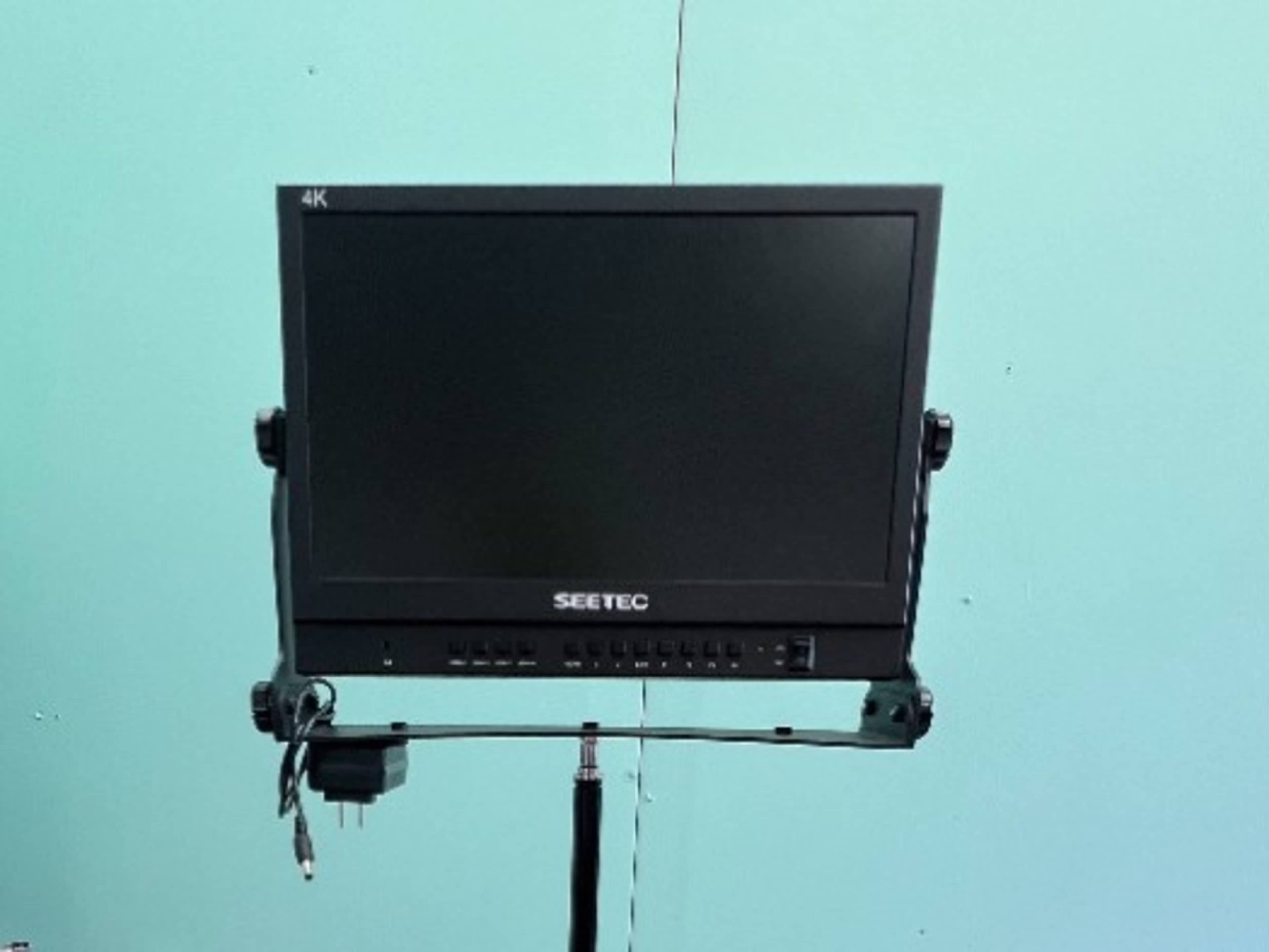 Director's Monitor and Stand