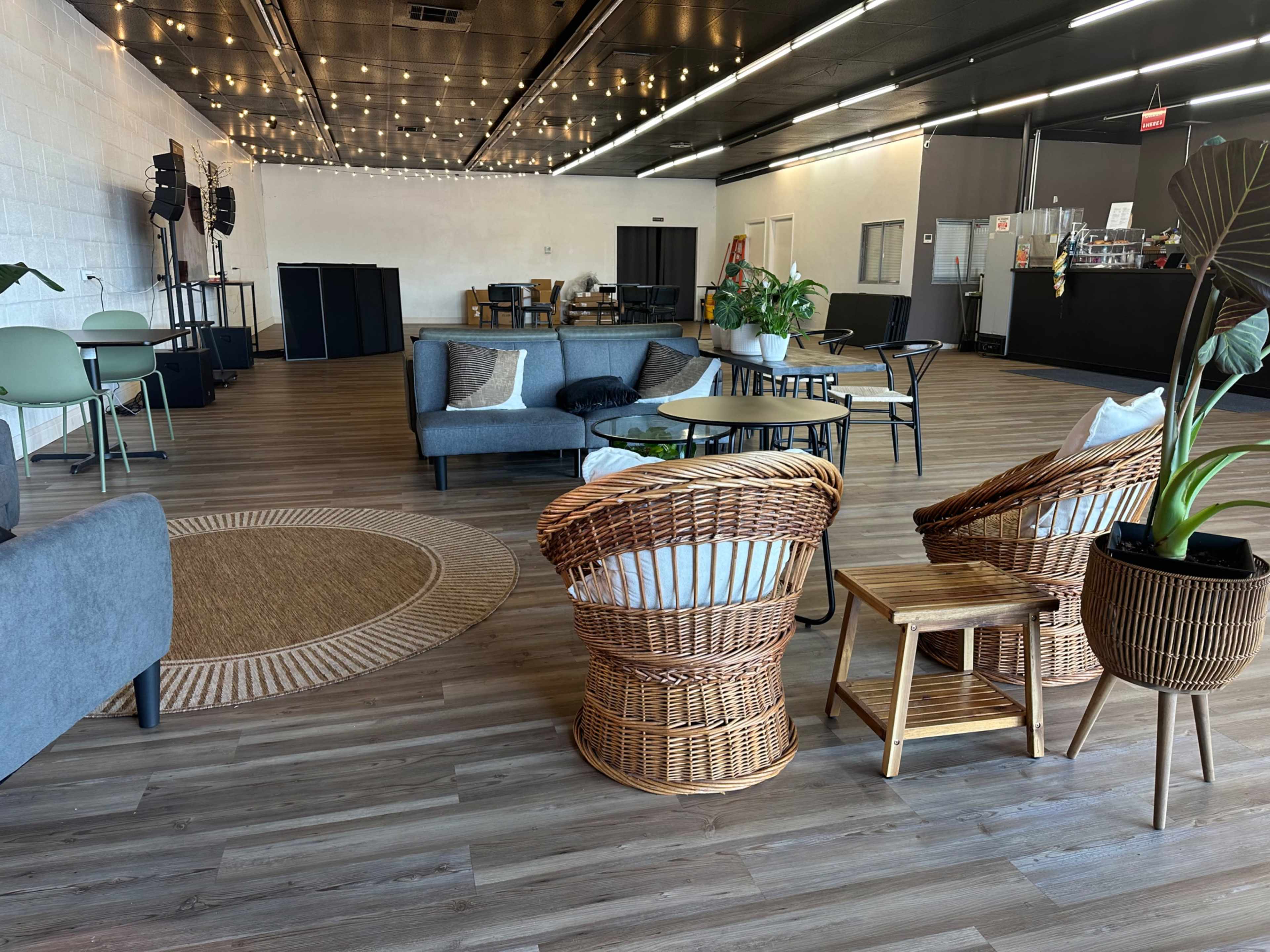 Modern Indoor-Outdoor Café Lounge in Sacramento – Perfect for Events & Pop-Ups Image in Woodbine, Sacramento, CA