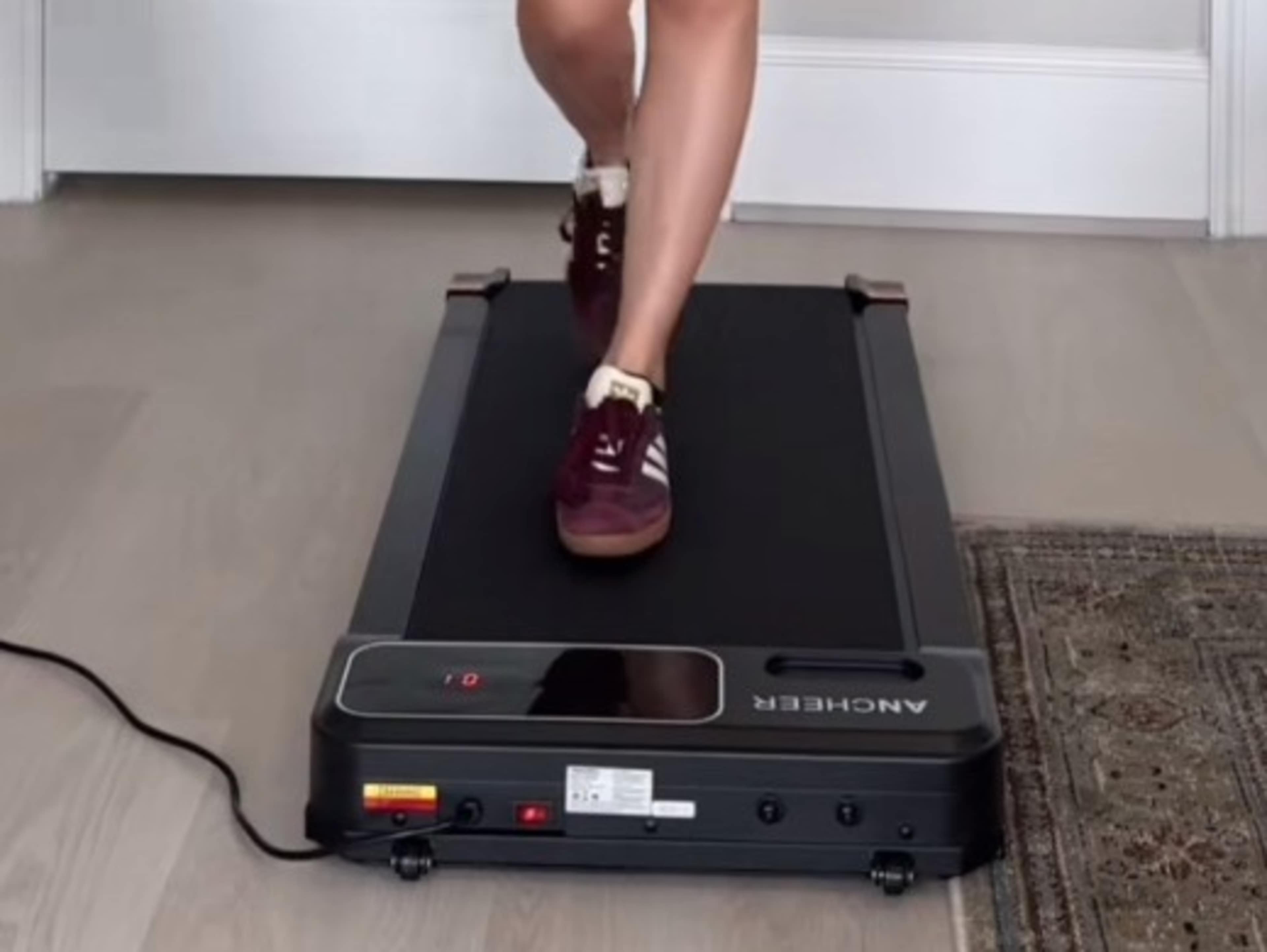Treadmill/ walking pad 