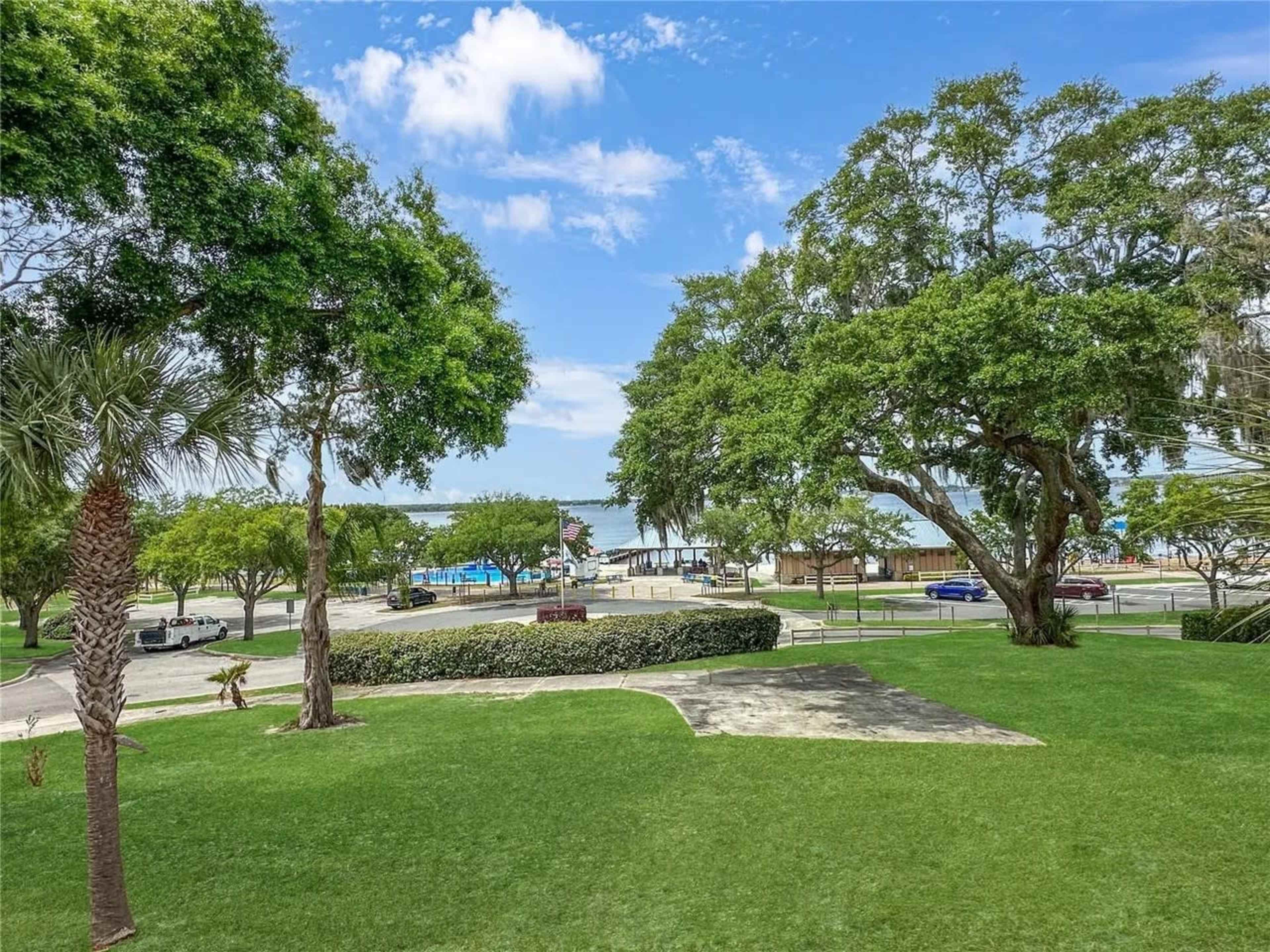 Lakeside Yard Waterfront Location for Photo Shoots, Sunset Views Picnics, and Quiet Celebrations Near Downtown Events Chain of Lakes, and Nature Trails Image in Clermont, Clermont, FL