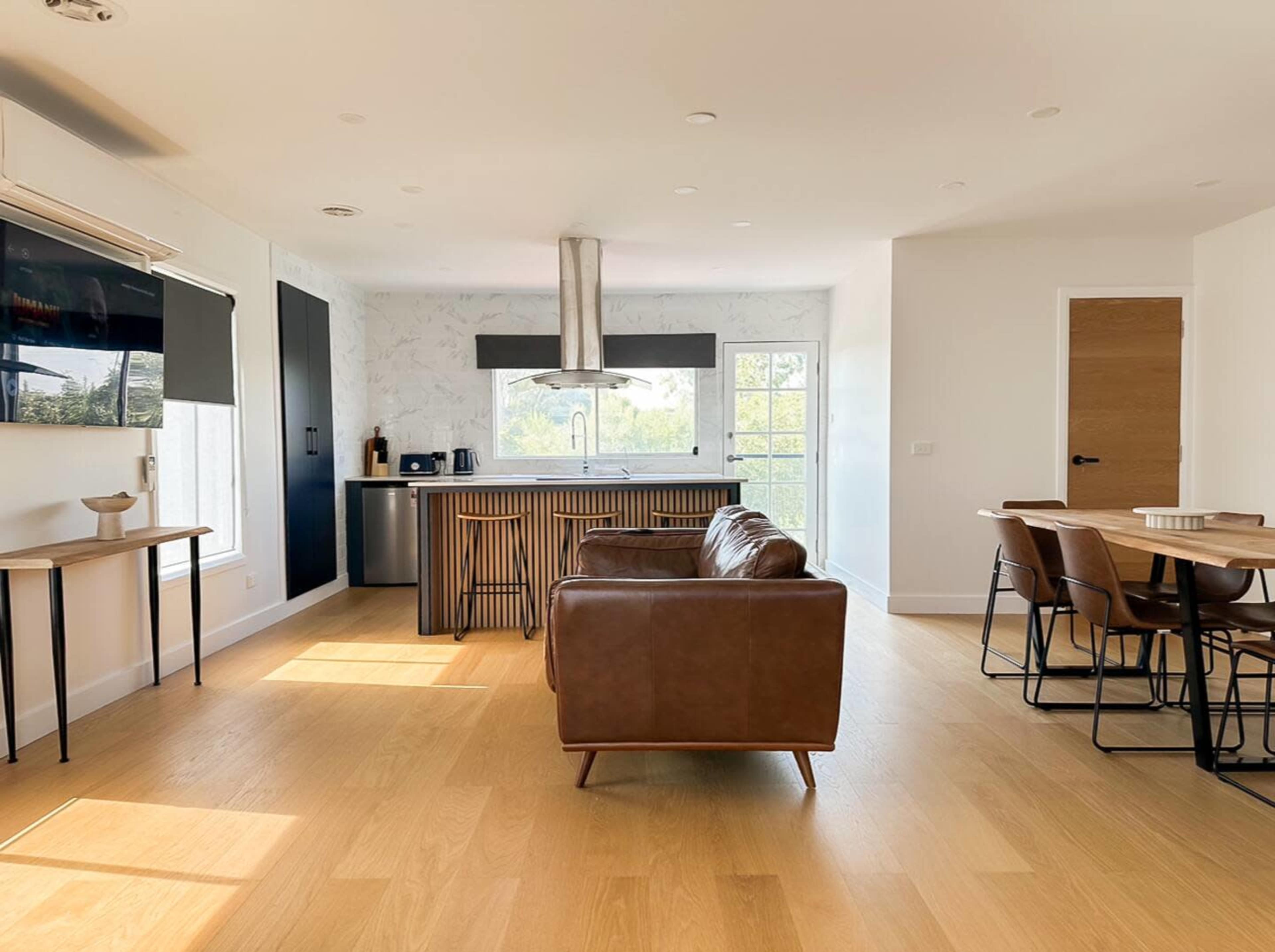 Solēnia Studio – Light-Filled Creative Space for Photoshoots, Podcasts & More Image in Lalor, Lalor, VIC