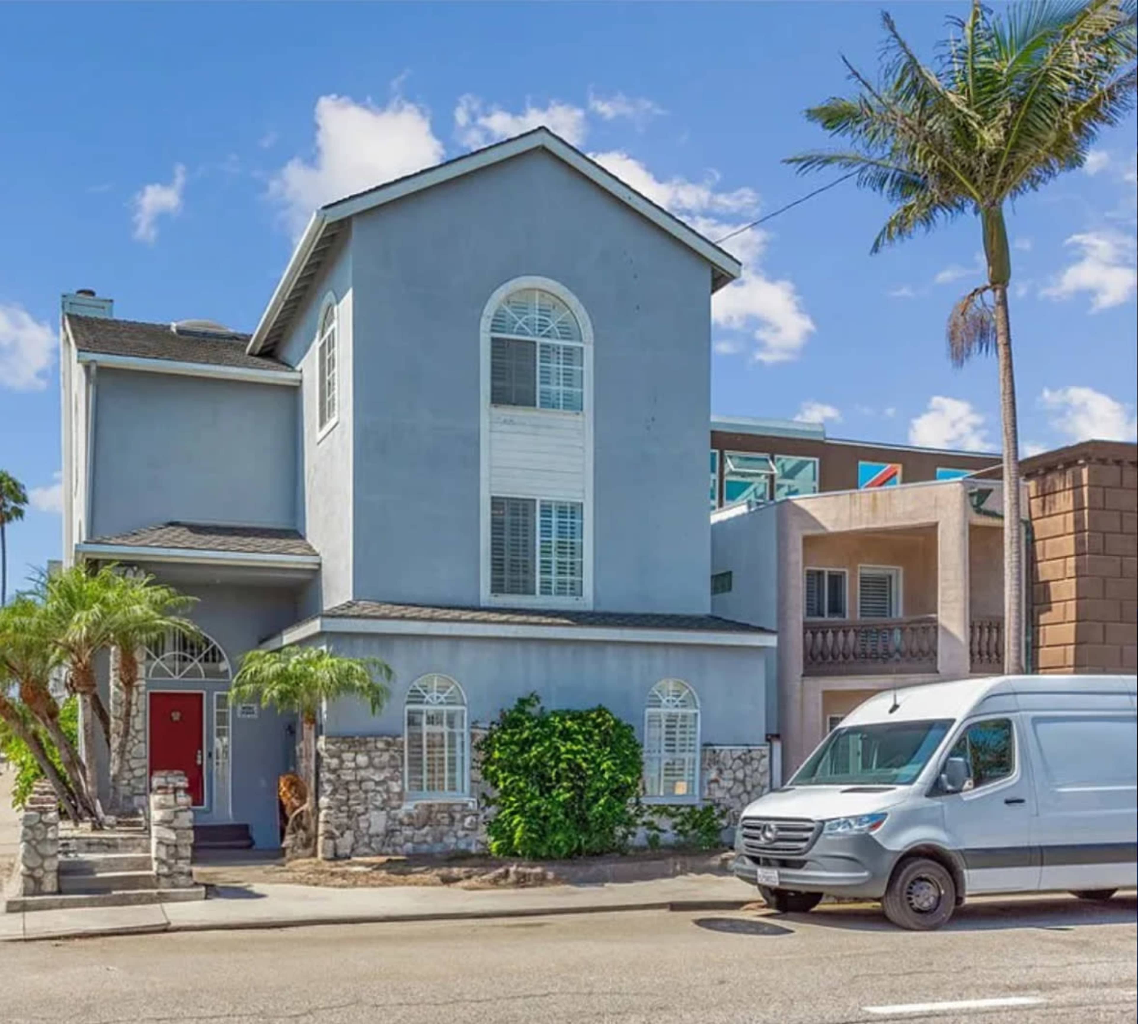 Peninsula Parsdise Image in Peninsula, Long Beach, CA