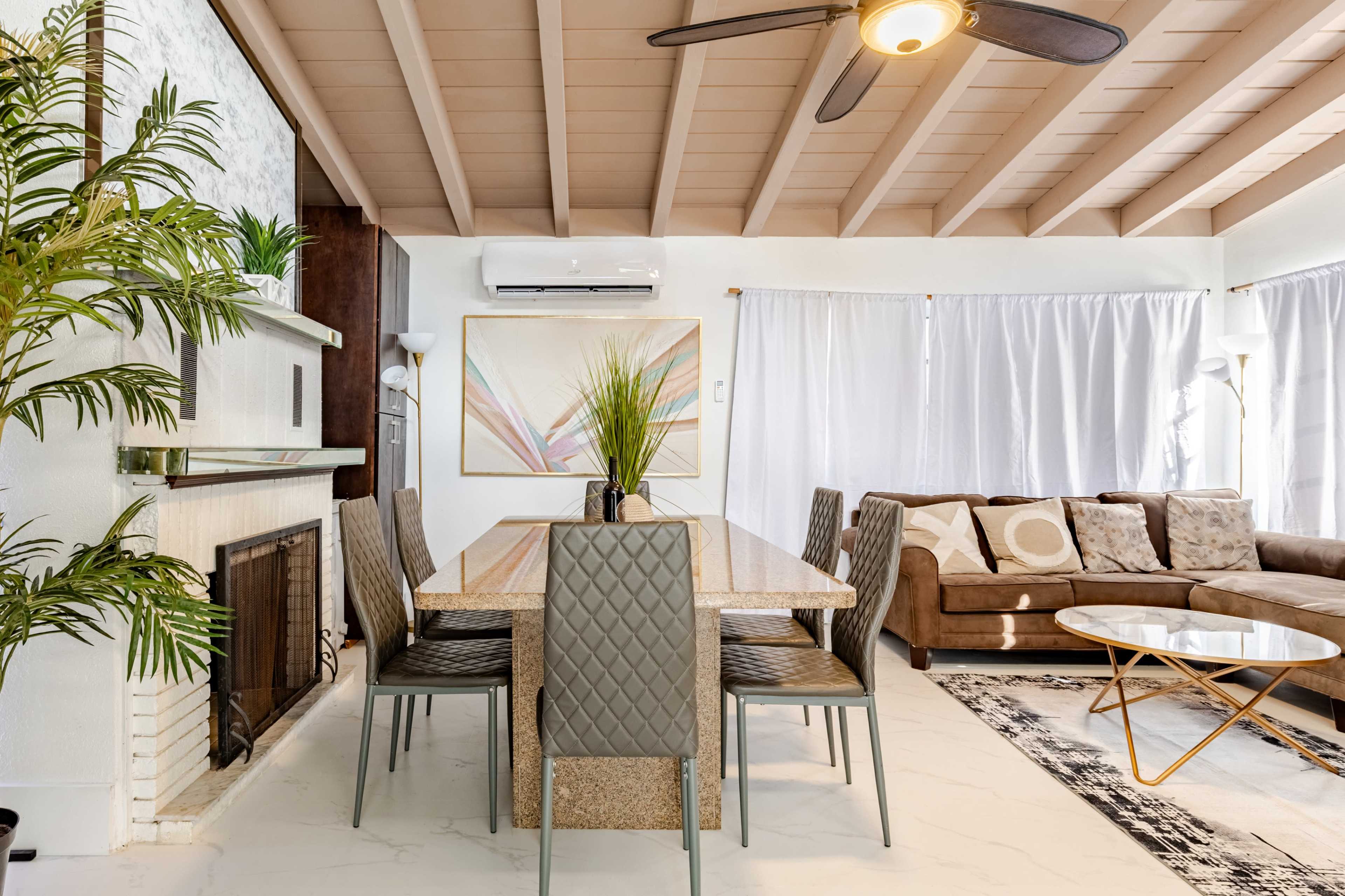 Tropical Hollywood 5 Bedroom Triplex Image in Parkside, Hollywood, FL