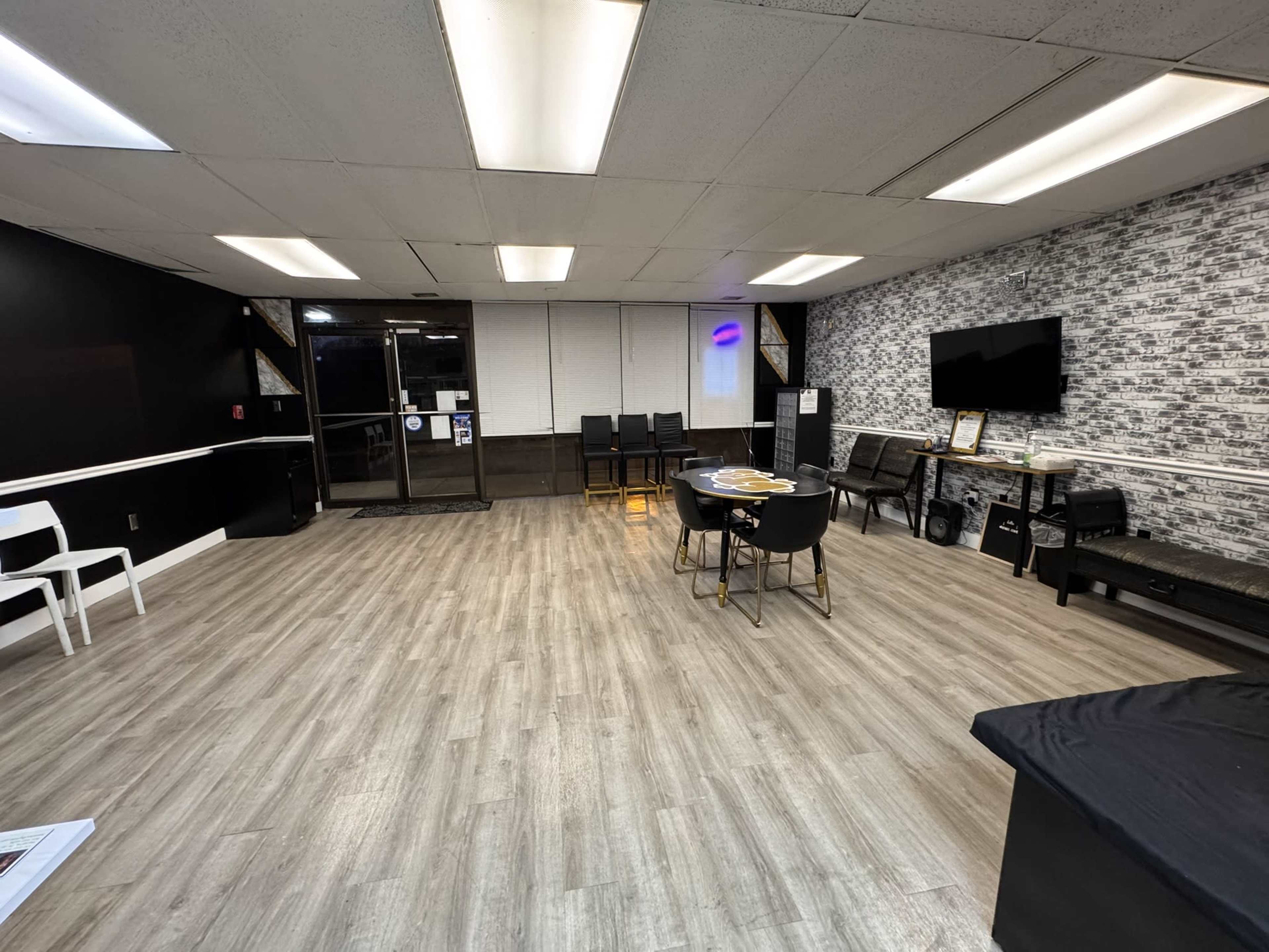 Affordable & Chic Workshop/Intimate Event Space in the Heart of Whitehaven Image in Whitehaven, Memphis, TN