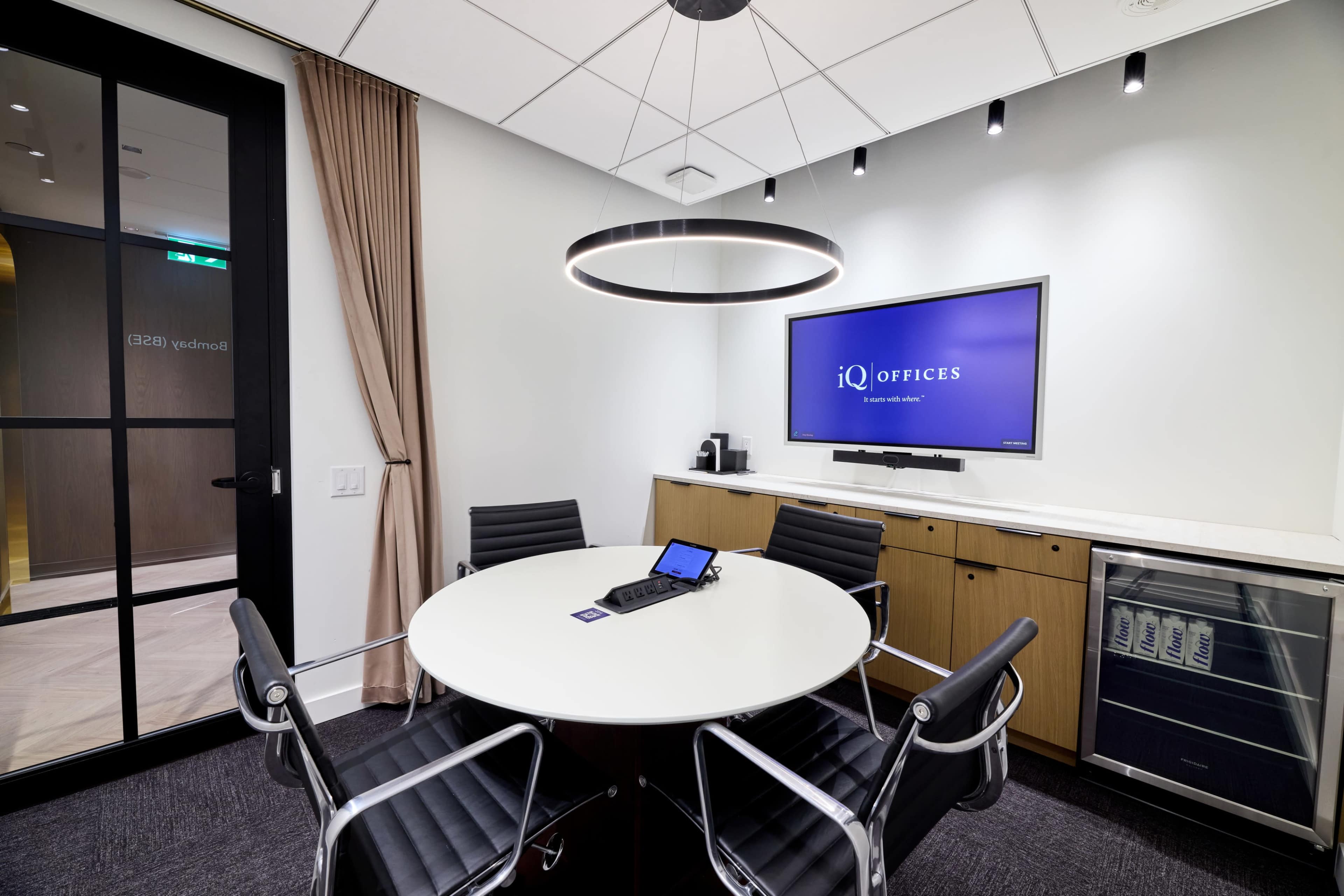 Bombay (BSE) Room Image in Yonge-Bay Corridor, Toronto, ON