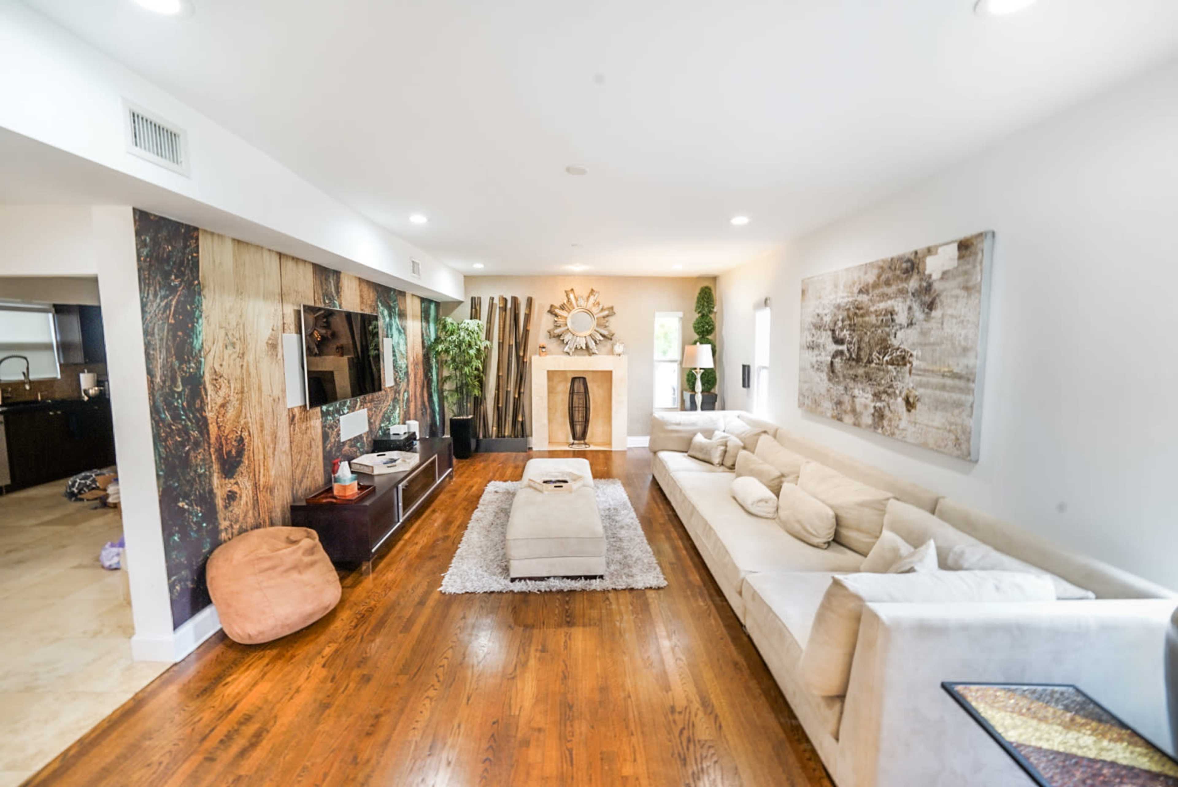 Casa de Las Olas – Waterfront Charm in Ft. Lauderdale Image in East Fort Lauderdale, Fort Lauderdale, FL