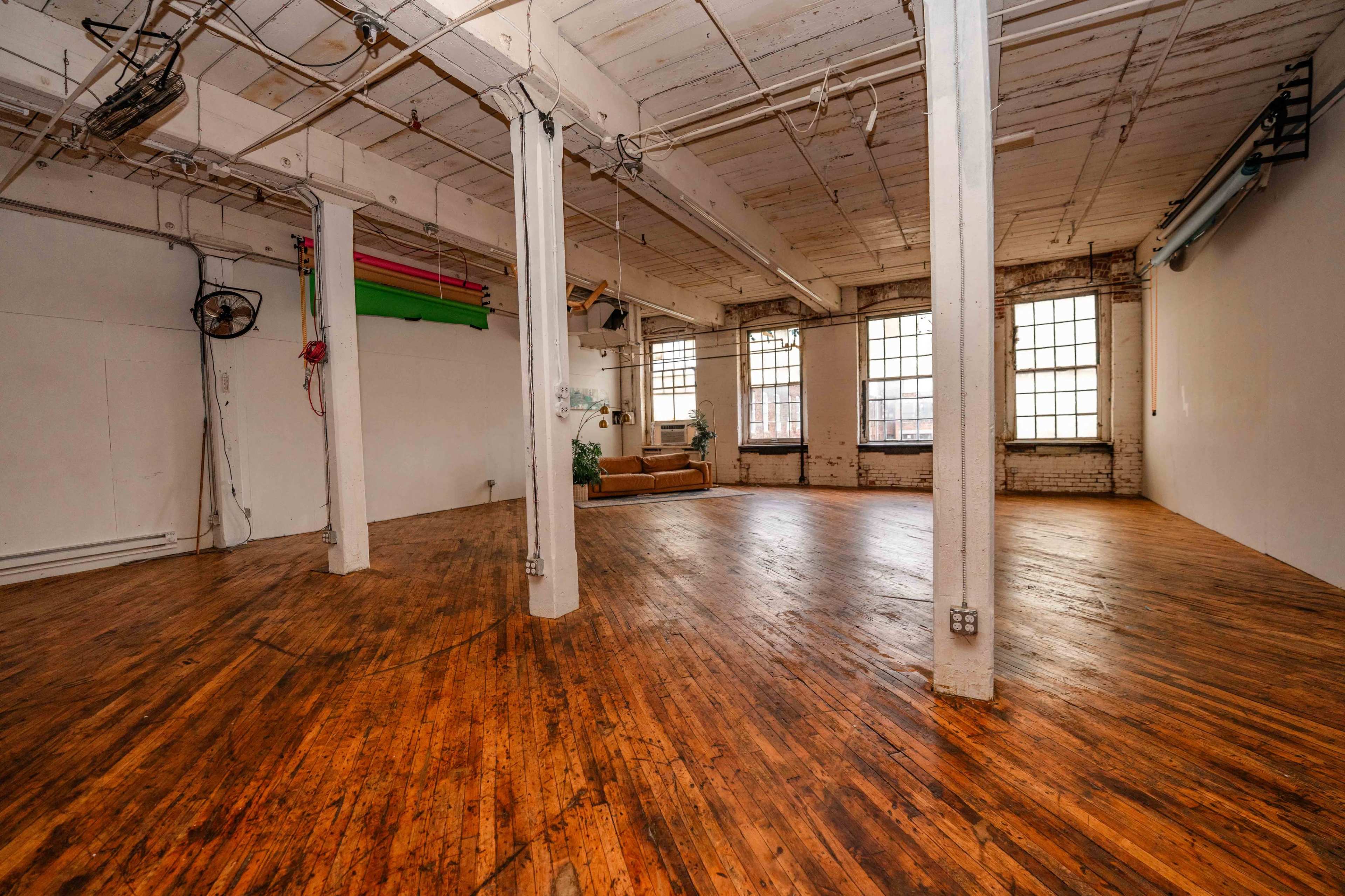 BRAND NEW 1500 SQ FT NATURAL LIGHT STUDIO Image in North Philadelphia, Philadelphia, PA