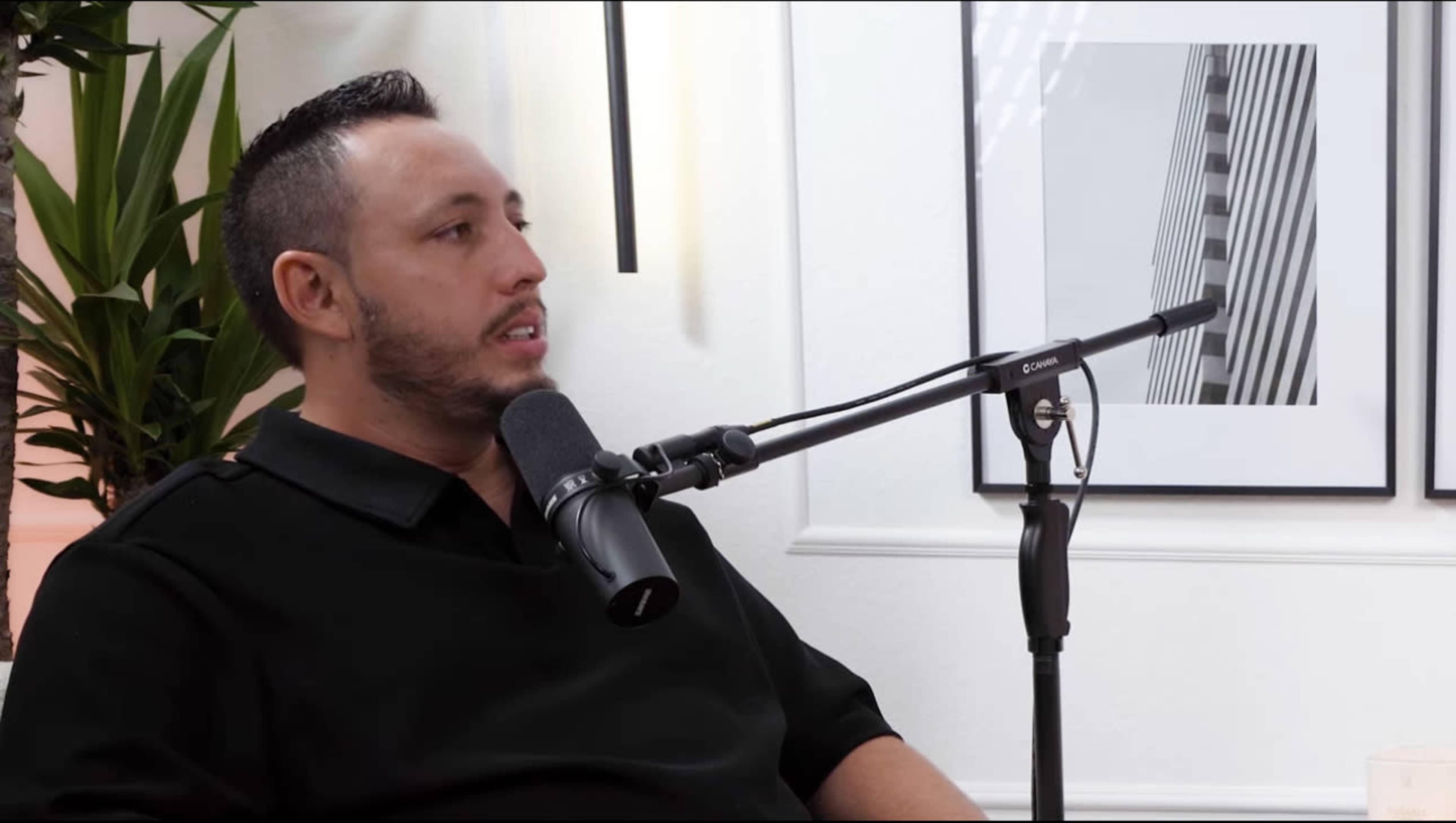 Modern Podcast recording Image in Pembroke Pines, Pembroke Pines, FL