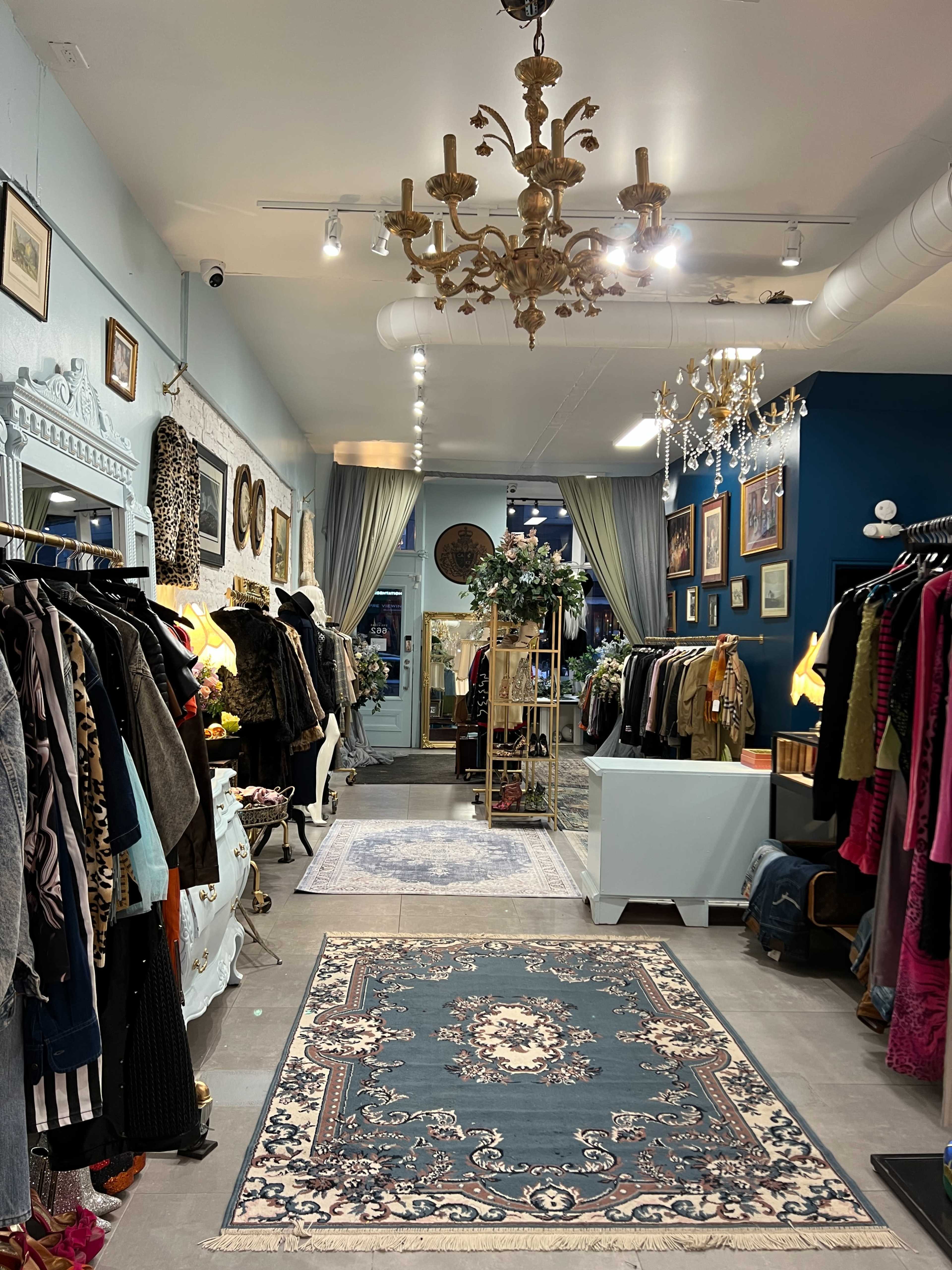 2 storey, 1500sqft, downtown Queen St West regal vintage store Image in Trinity-Bellwoods, Toronto, ON