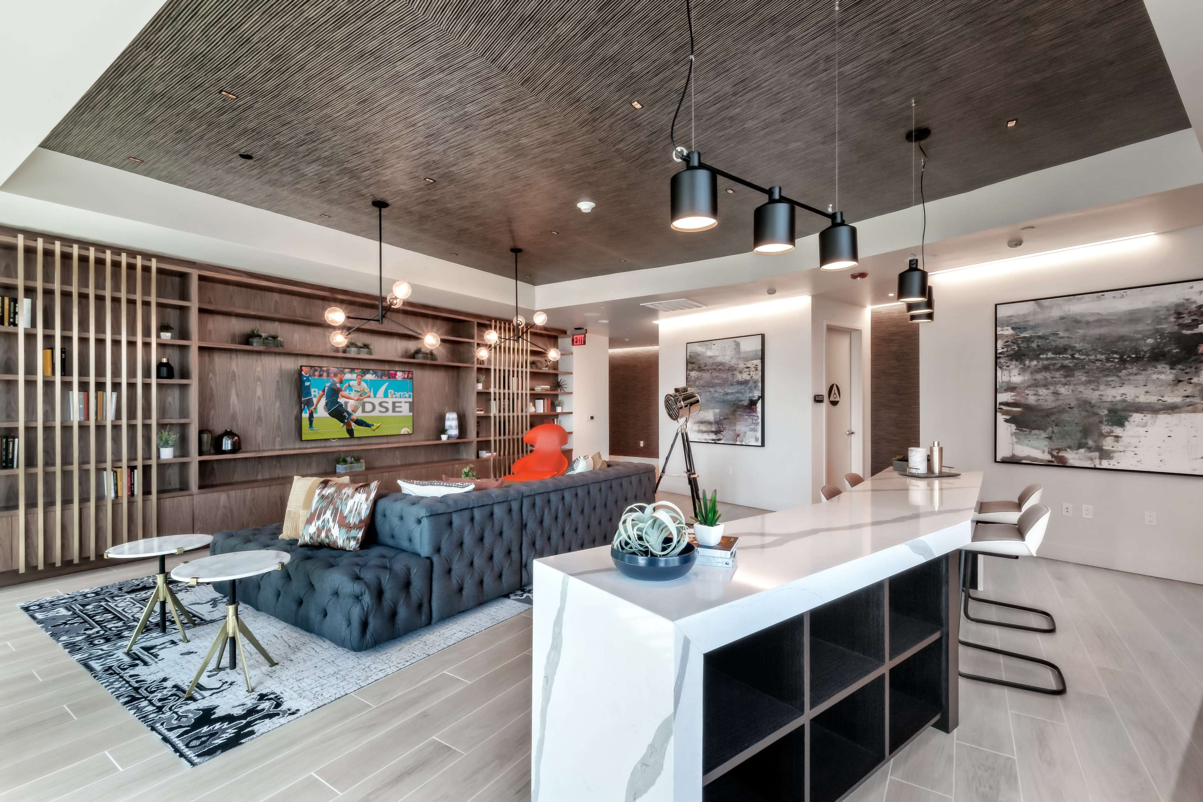 Modern lounge with natural sunlight Image in Emeryville, Emeryville, CA