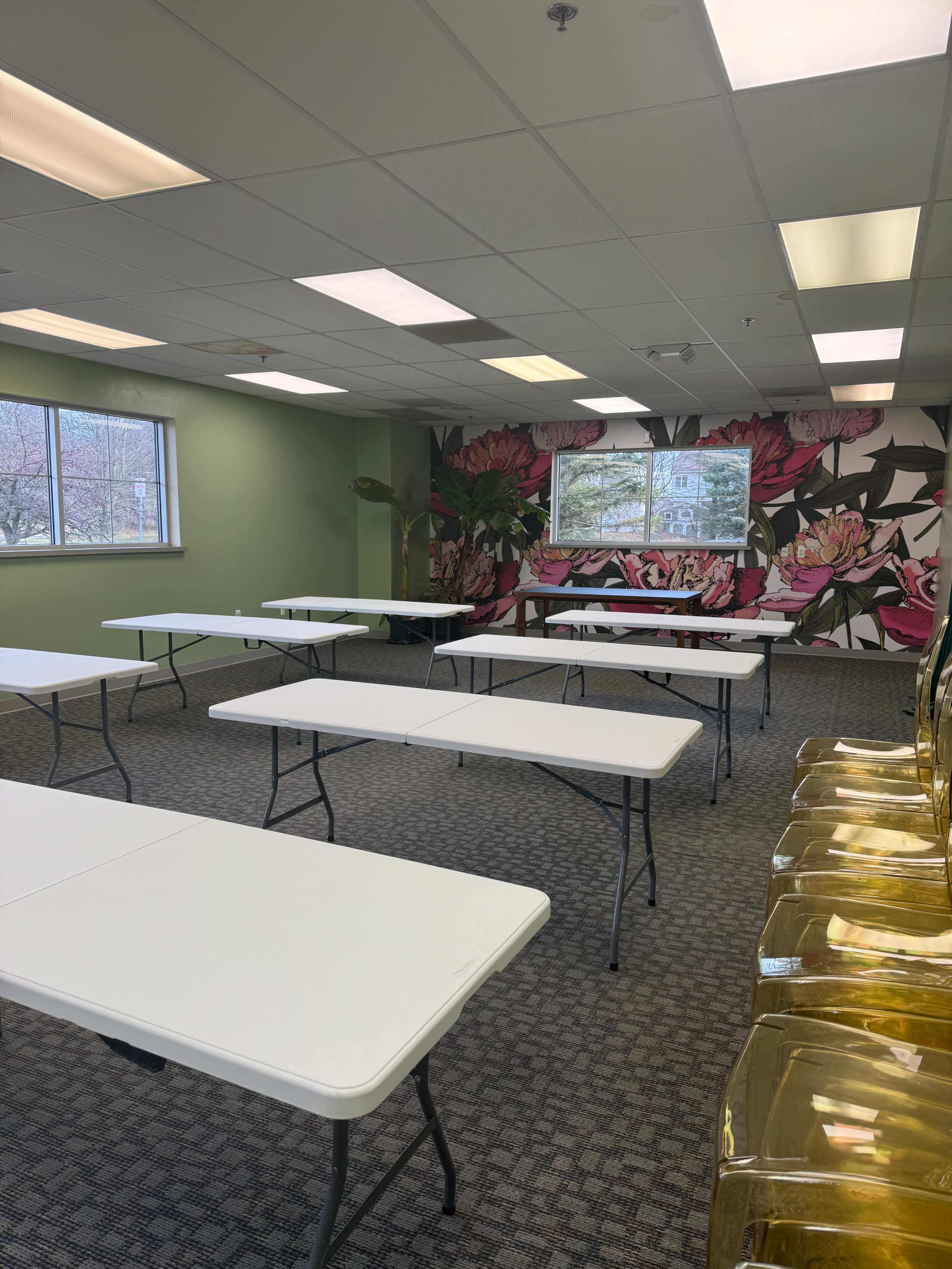 CrE8 X - Bright Creative Workshop Space for Content, Meetings & Events Image in Romulus, Romulus, MI