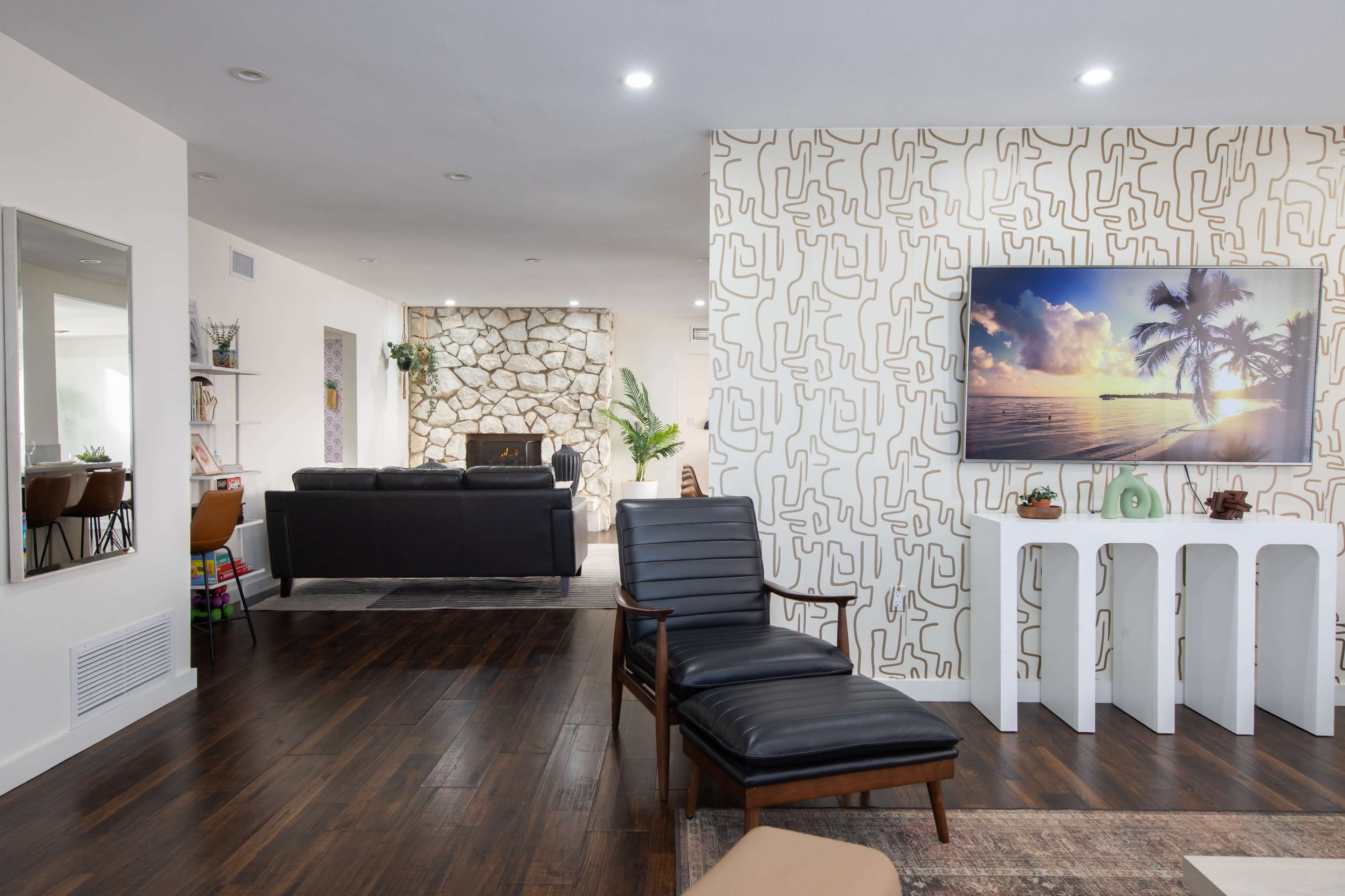 ✨ Modern Boho Event & Photoshoot House with Outdoor Oasis — Sleeps 16+ | Perfect for Gatherings, Shoots & Retreats Image in Hawthorne, Hawthorne, CA