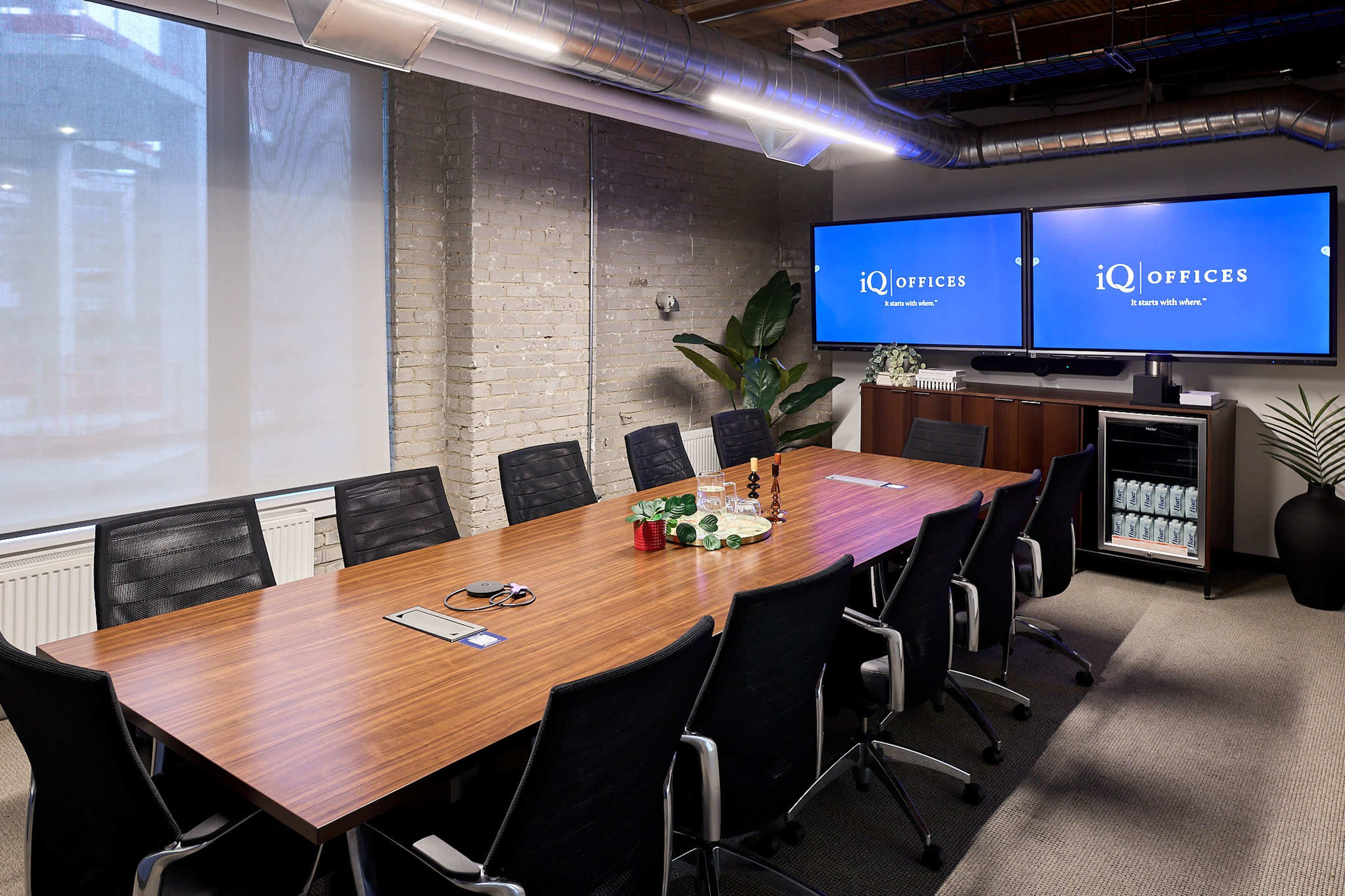 Niagara Room Image in Wellington Place, Toronto, ON