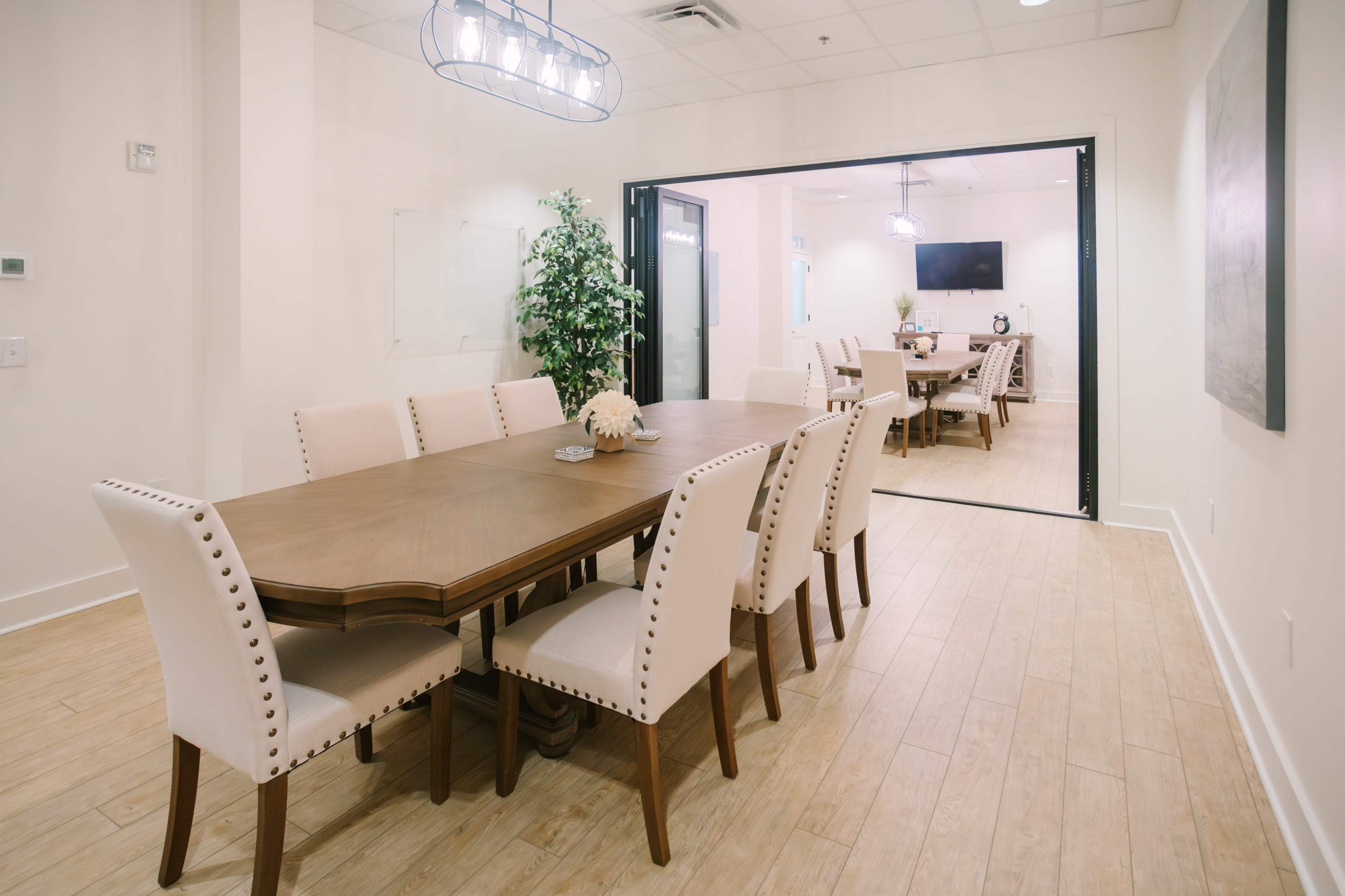 Upscale Conference & Boardroom Image in Franklin, Franklin, TN