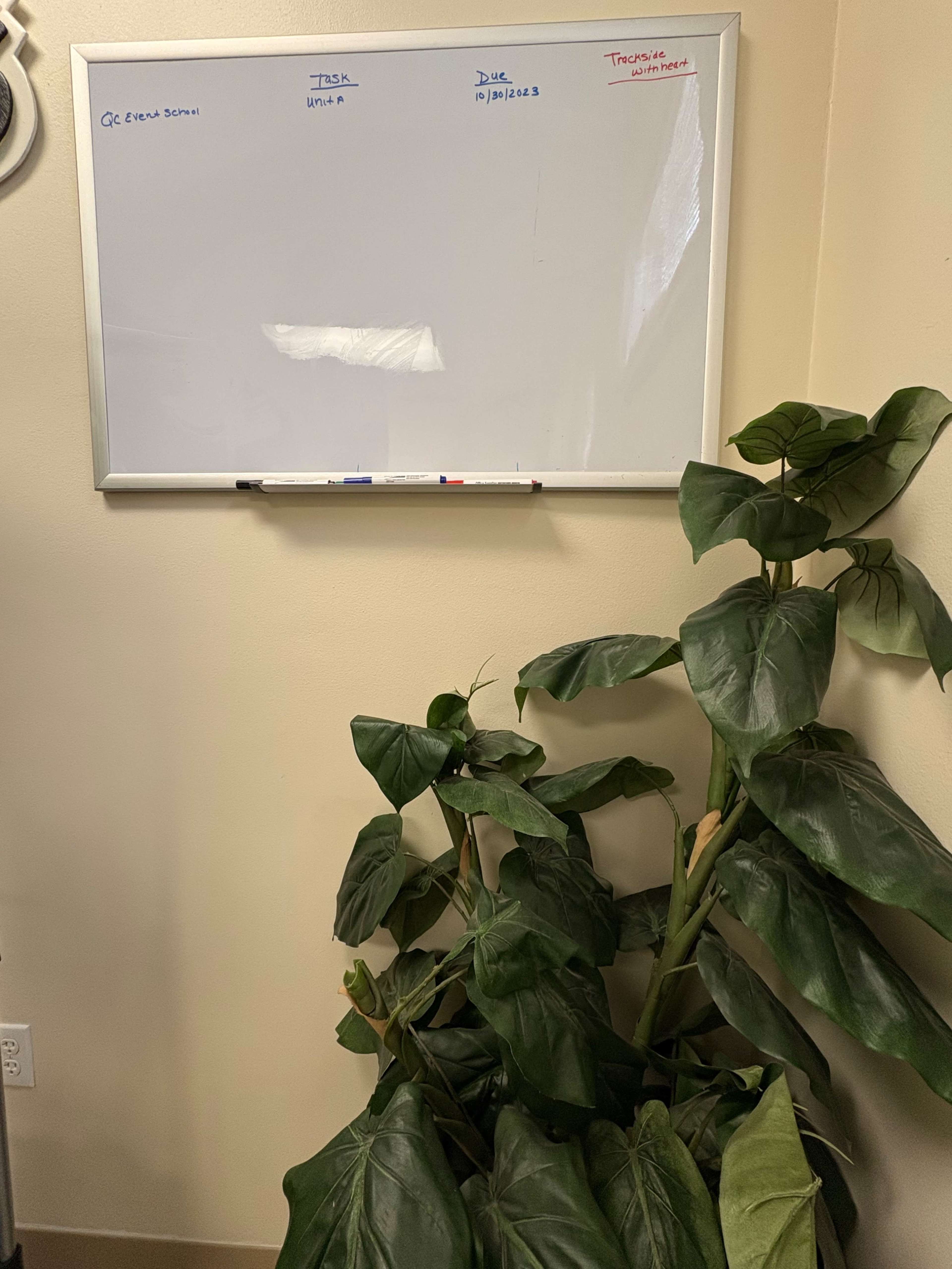 •	Content shooting 	•	Podcasting 	•	Therapy sessions 	•	Client meetings 	•	Study/work sessions    •   Office Work Image in Stoughton, Stoughton, MA