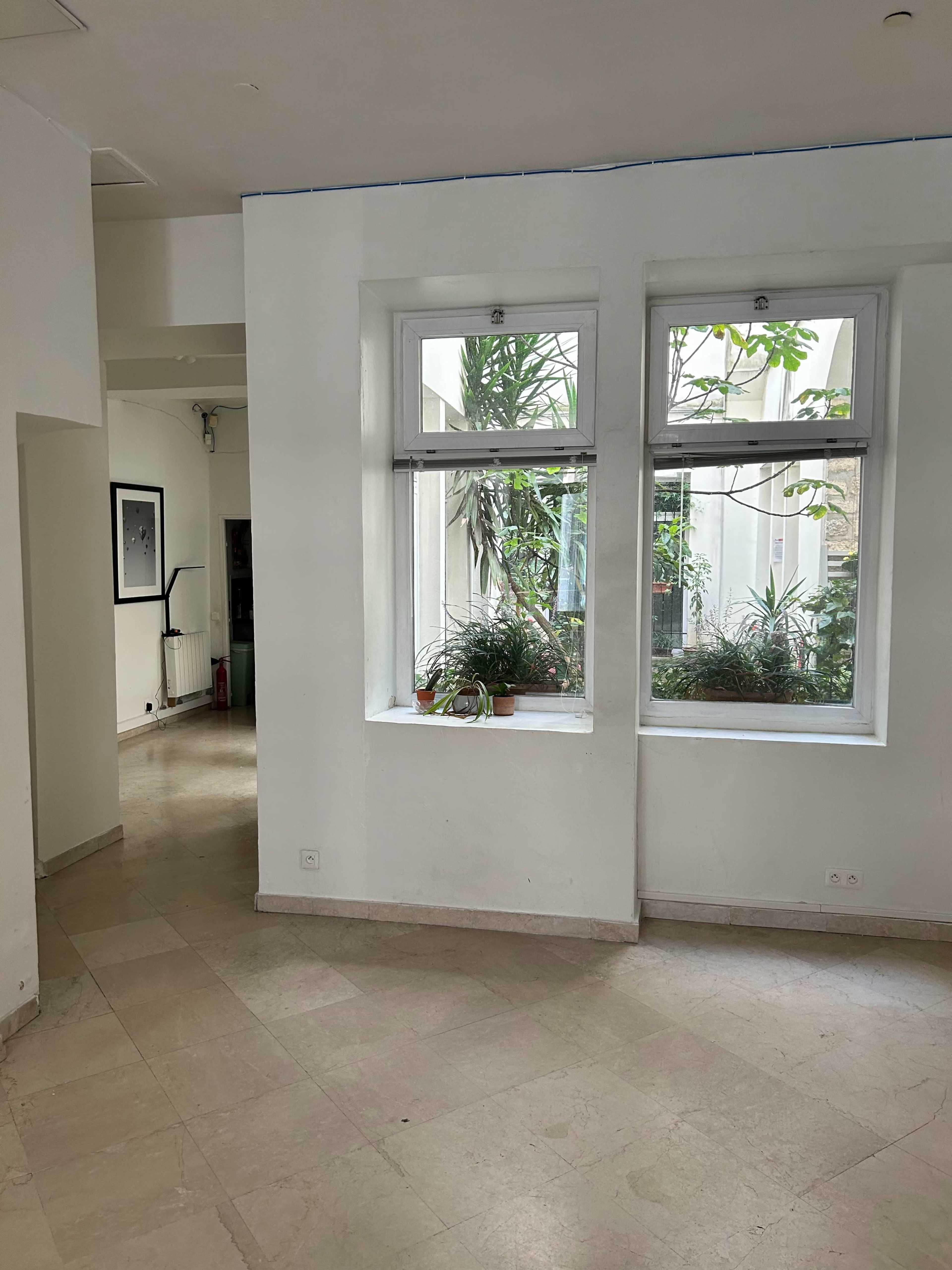 Espace en plein centre de Paris Image in Beaubourg, PARIS