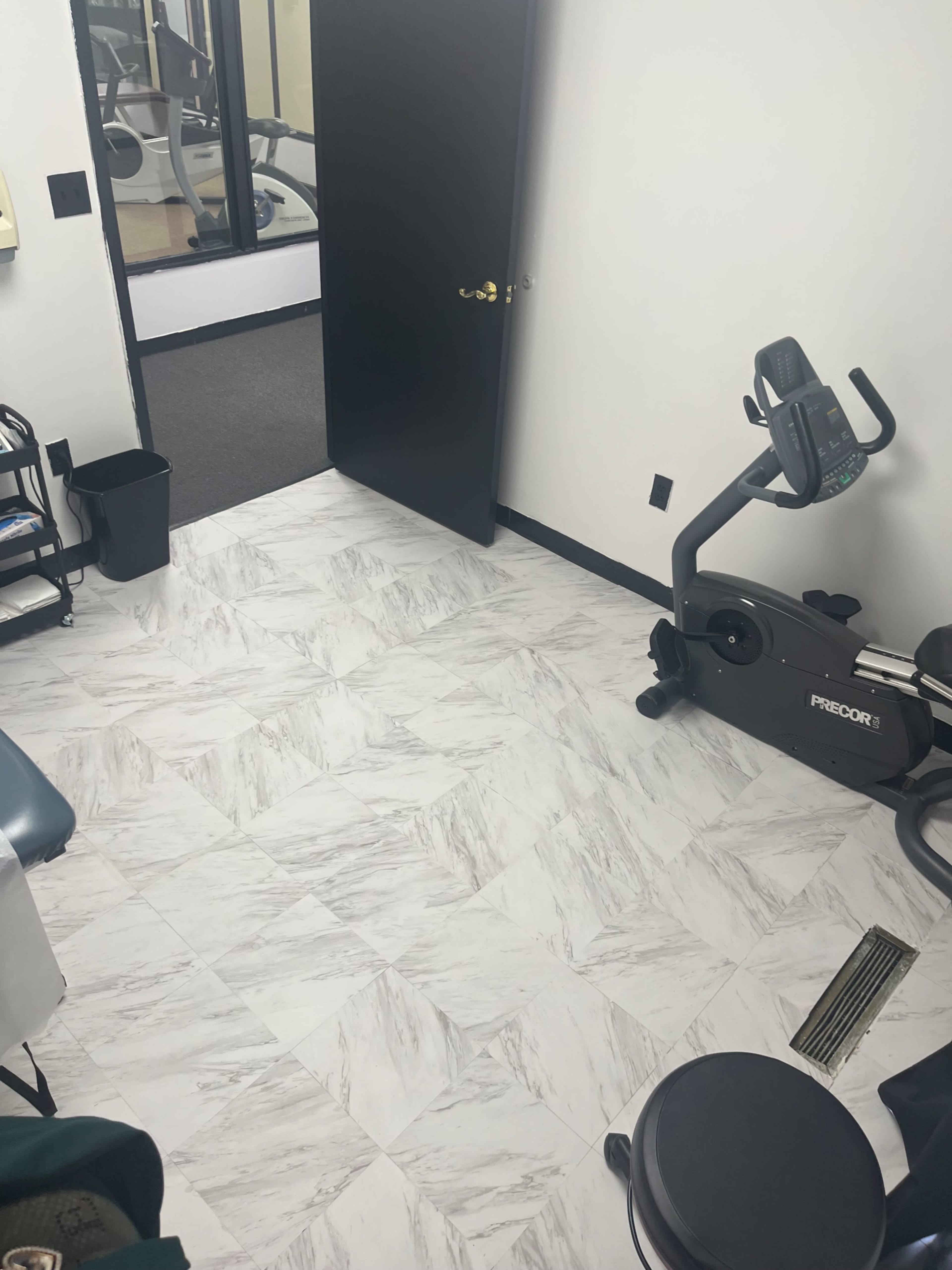 Medical office with gym included Image in Oak Park, Oak Park, MI